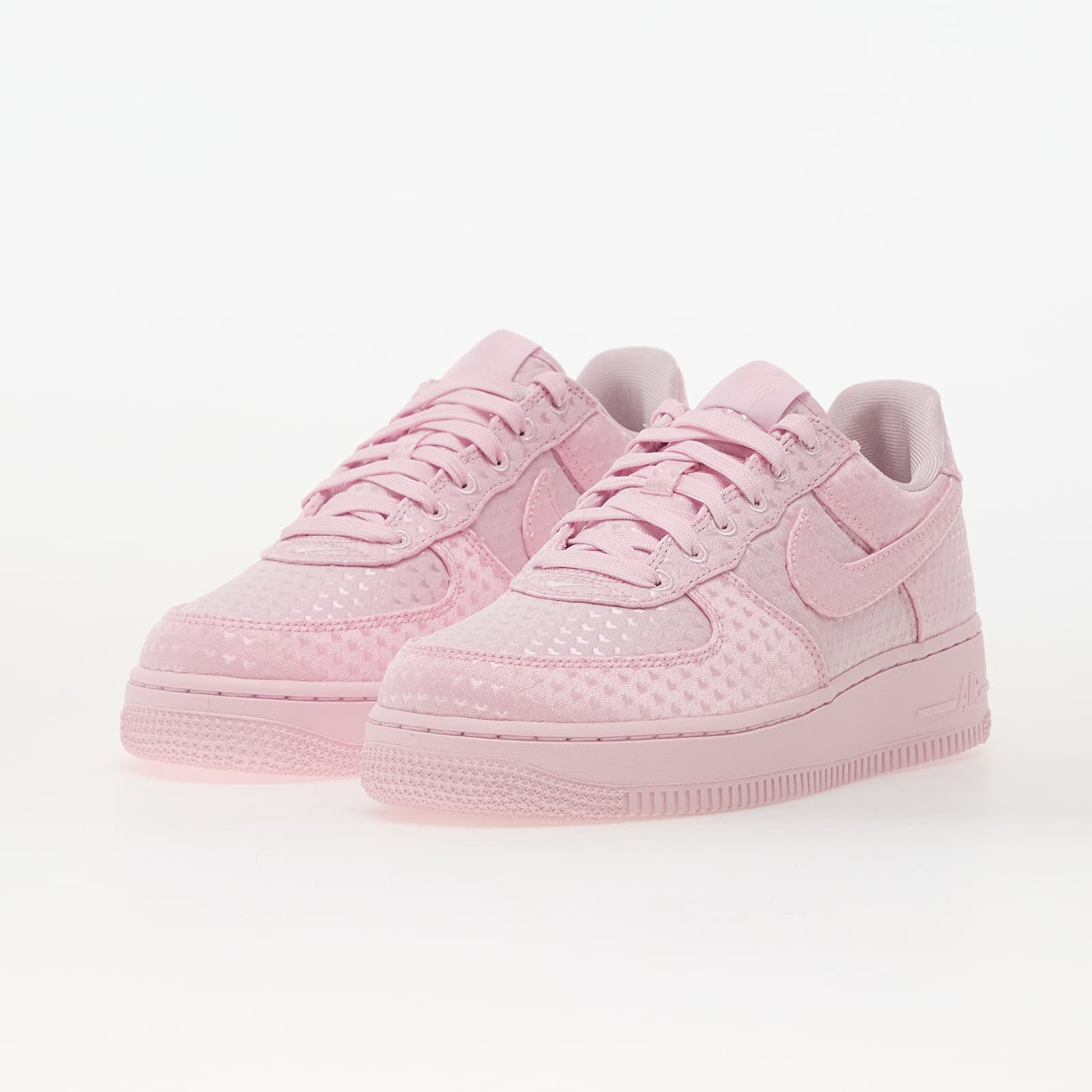 Naisten lenkkarit ja kengät Nike W Air Force 1 '07 Low Se "Valentine's Day" Pink Foam/ Pink Foam-Black