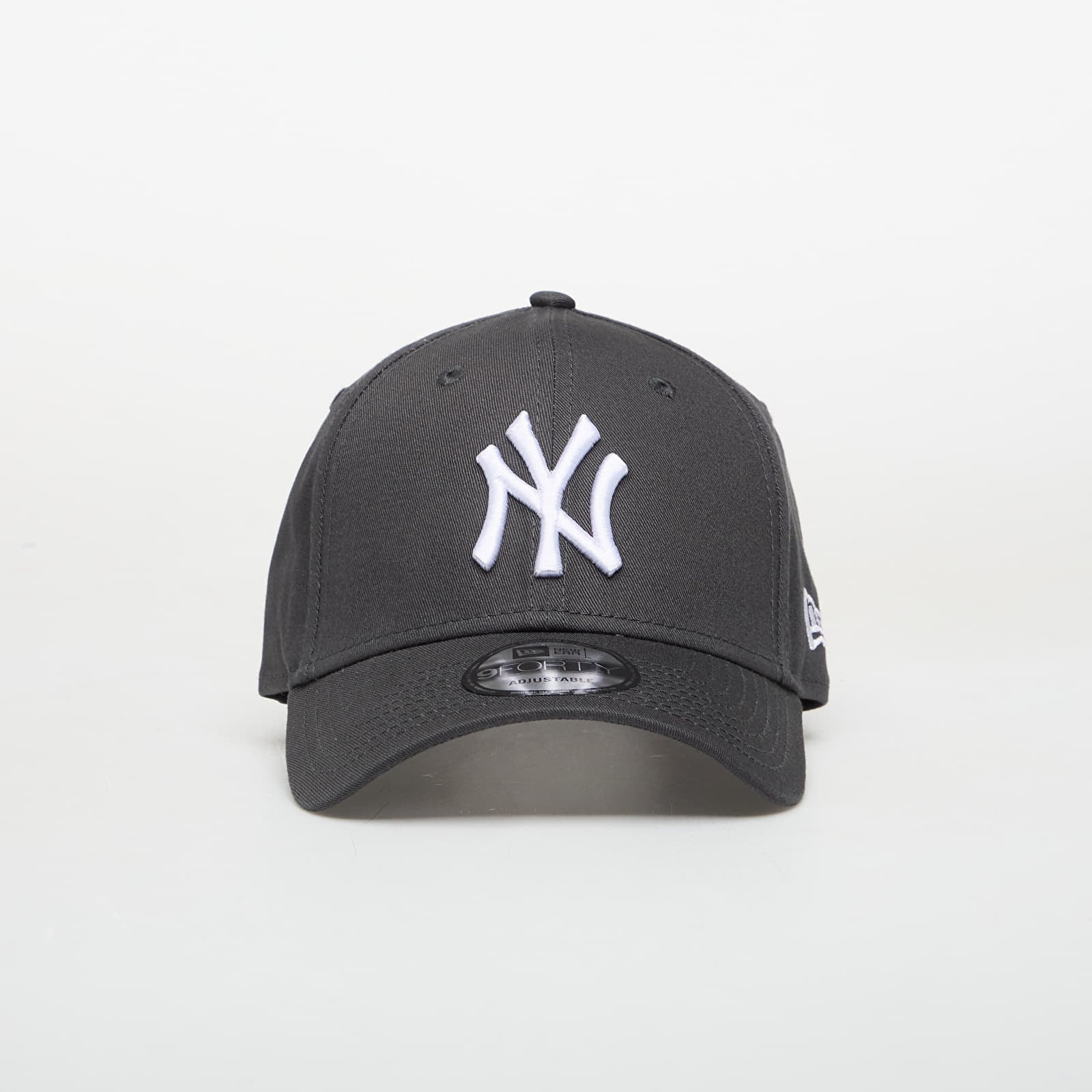 Cappellini da uomo New Era 9FORTY MLB League Essential New York Yankees Steel Clouds/ Optic White
