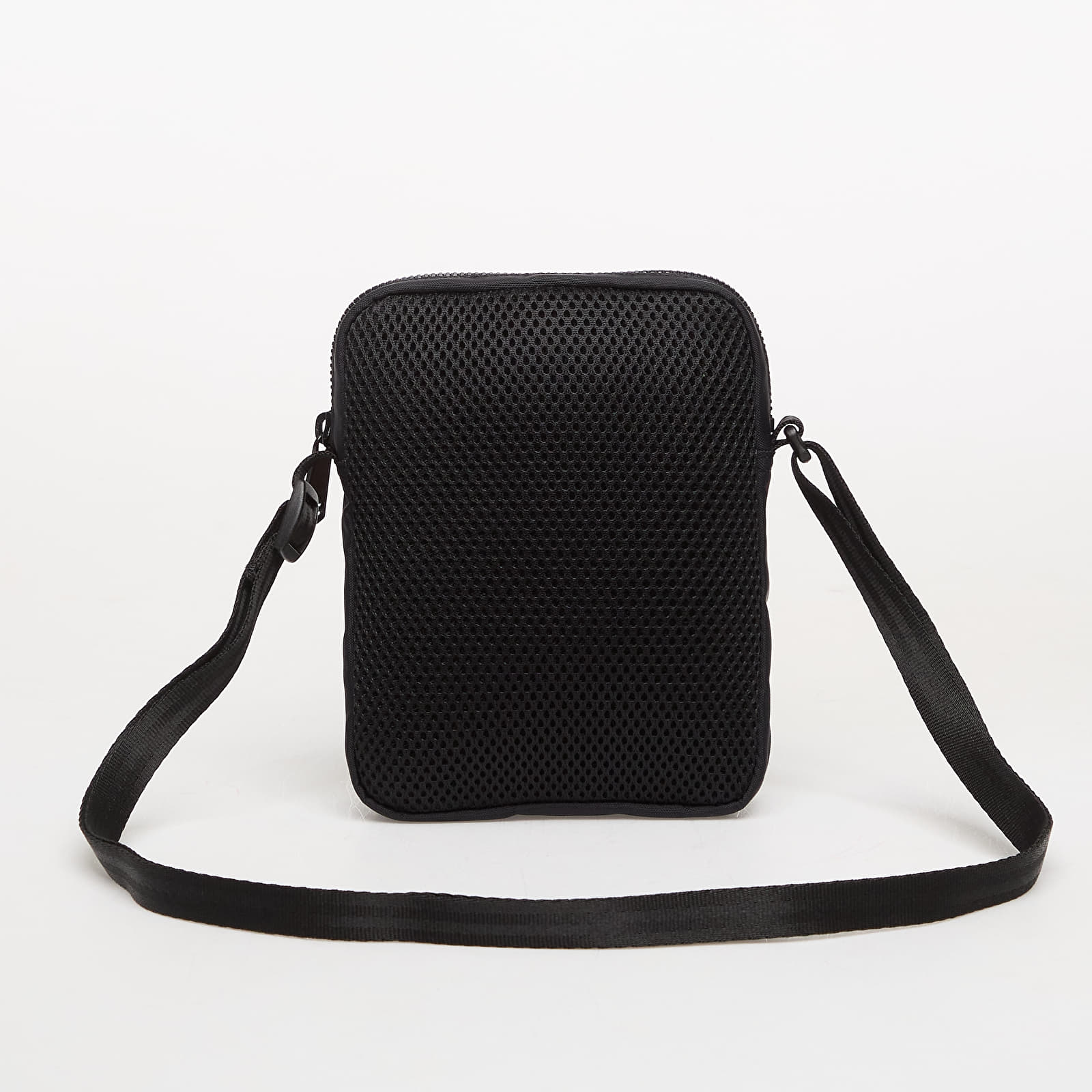 Vyriškos rankinės per petį FRED PERRY Tipped Tape Small Side Bag Black