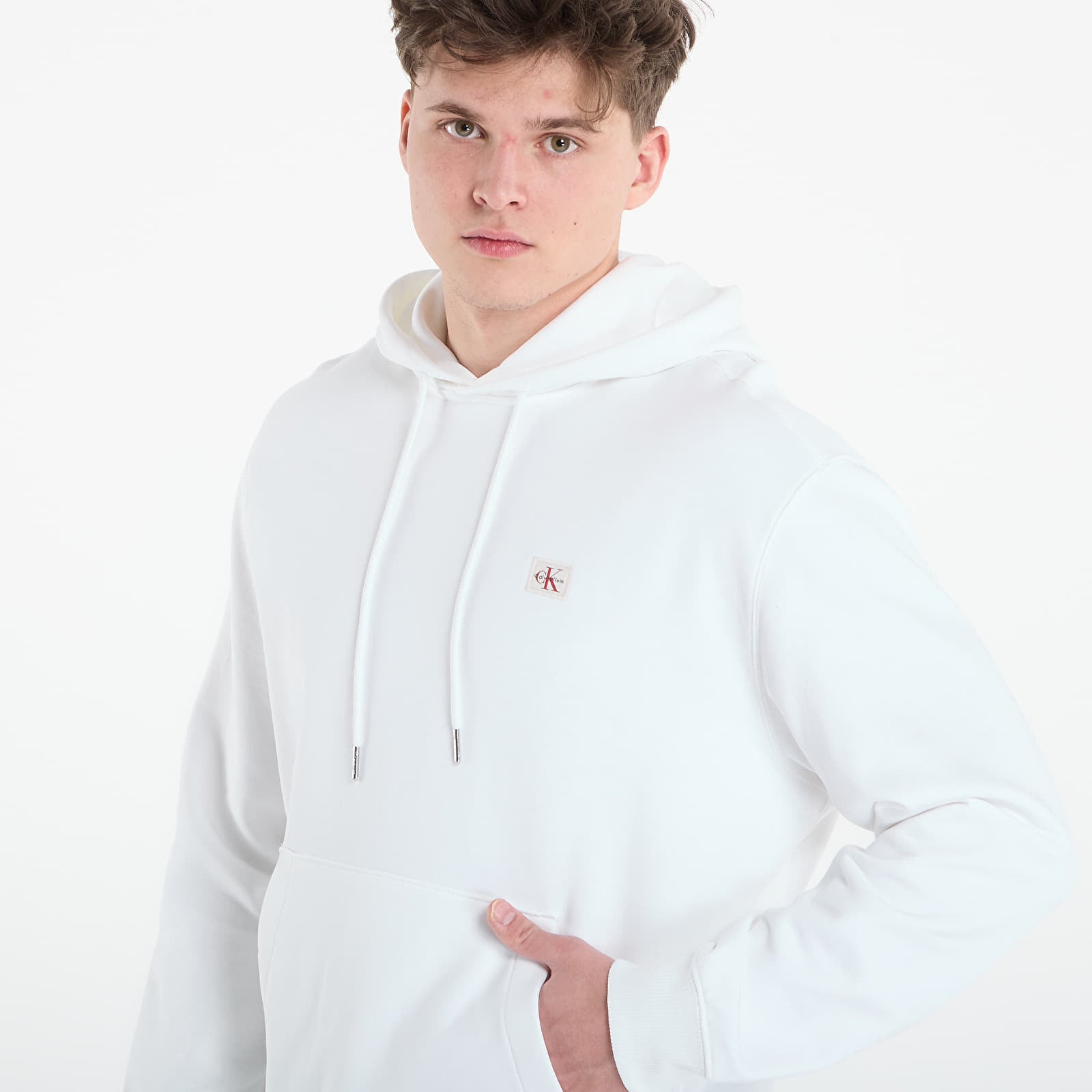 Džemperiai su gobtuvais ir džemperiai Calvin Klein Jeans Ls Eu 350Terry Badge Hoodie Bright White
