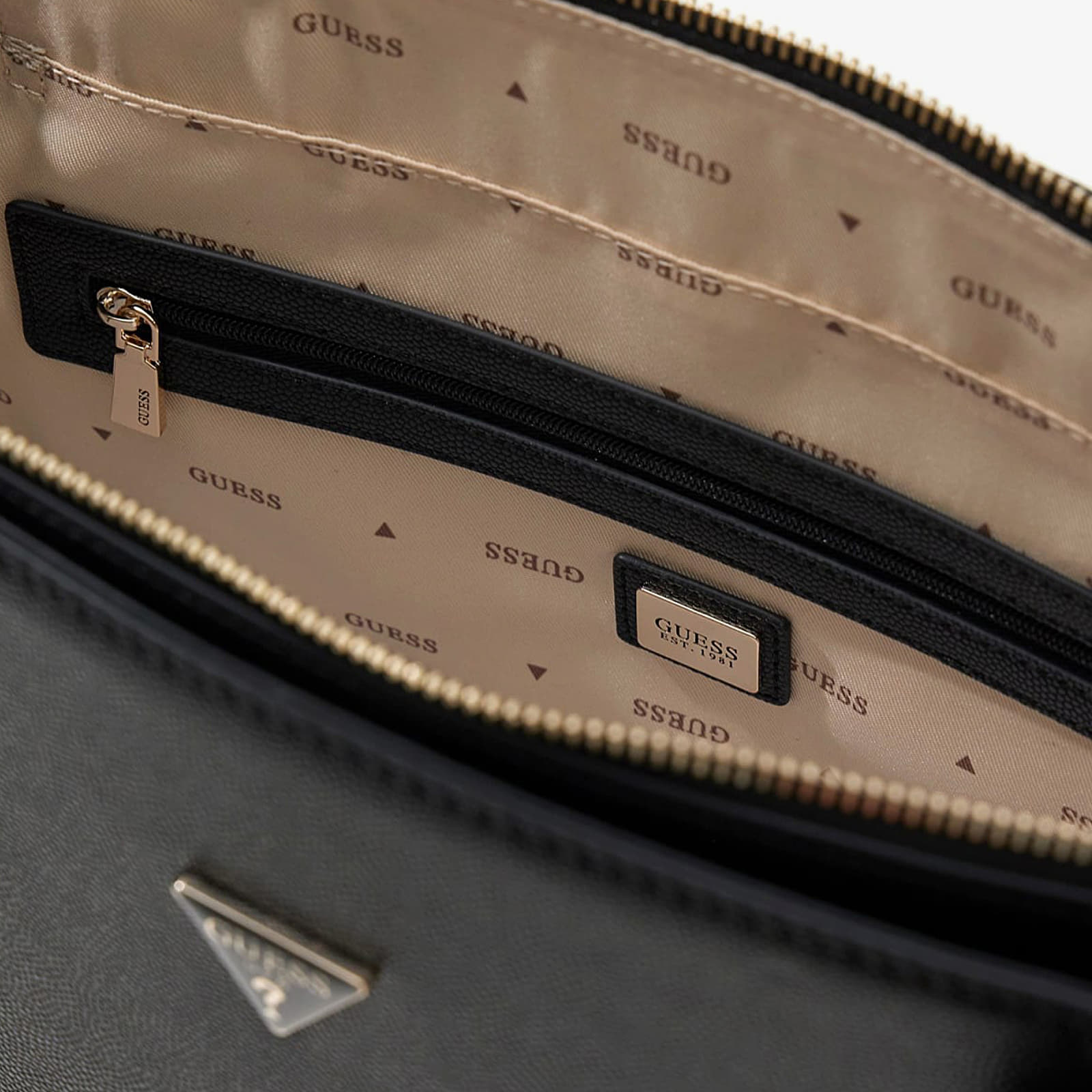 Handväskor GUESS Isobel Tote Black