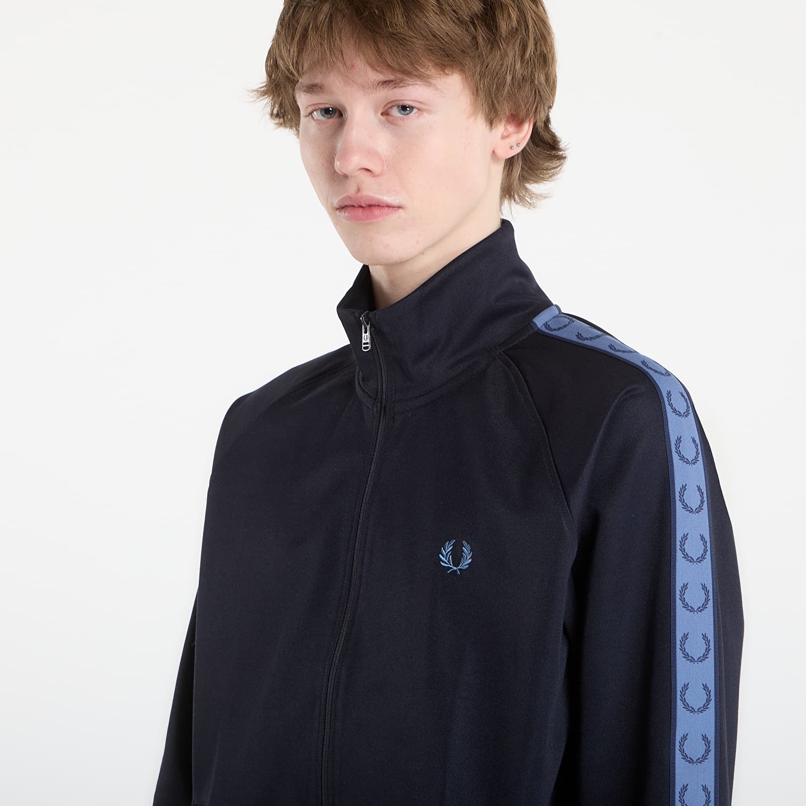Sweatshirts för män FRED PERRY Contrast Tape Track Jacket Nvy/ Acebl/ Tnsbl