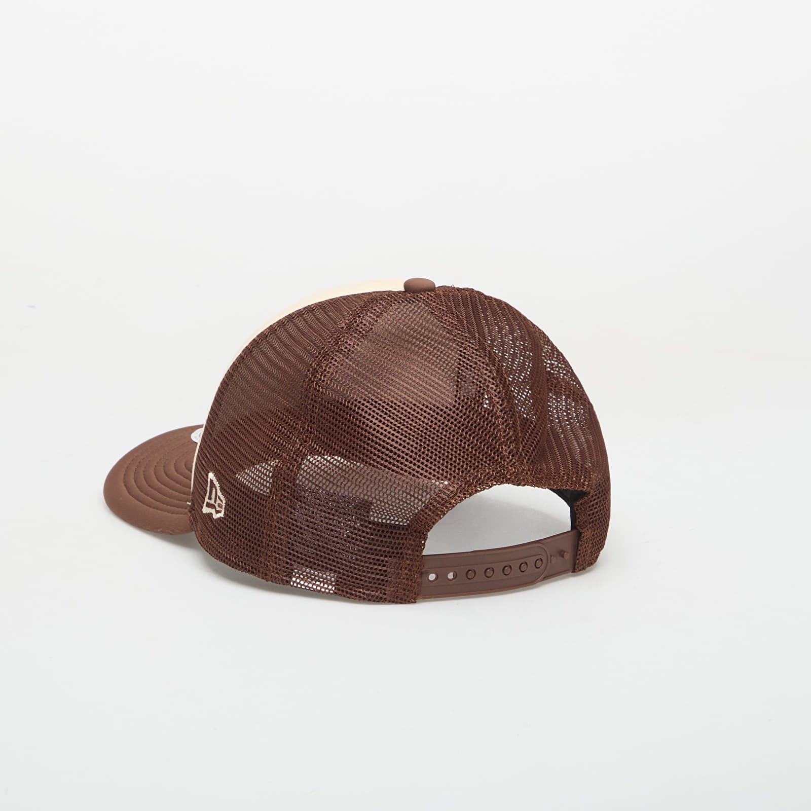 Mützen für Männer New Era 9FORTY Af Trucker Graphic Brown