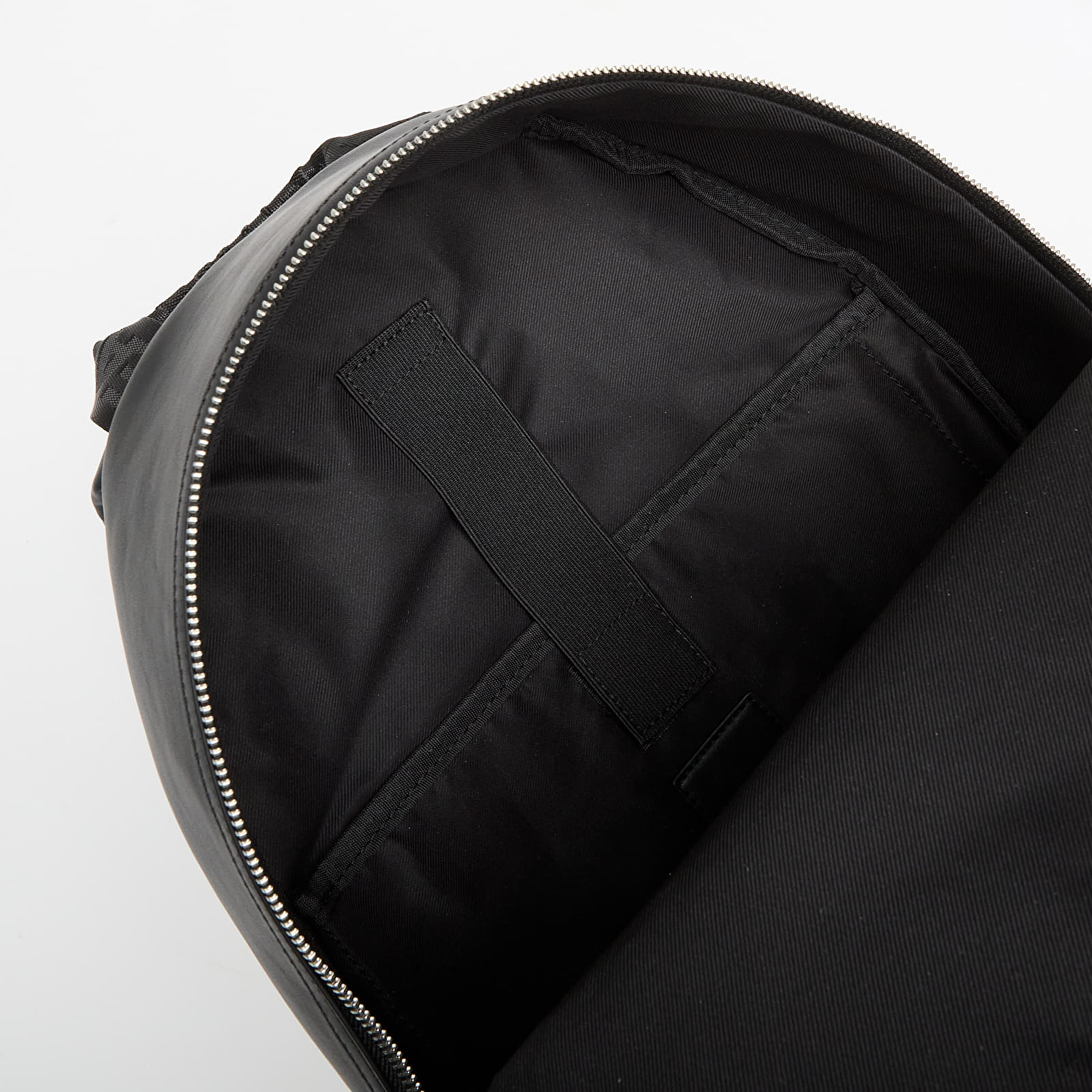 Kuprinės Karl Lagerfeld Jeans Essential Backpack Emb Black/ Monogram