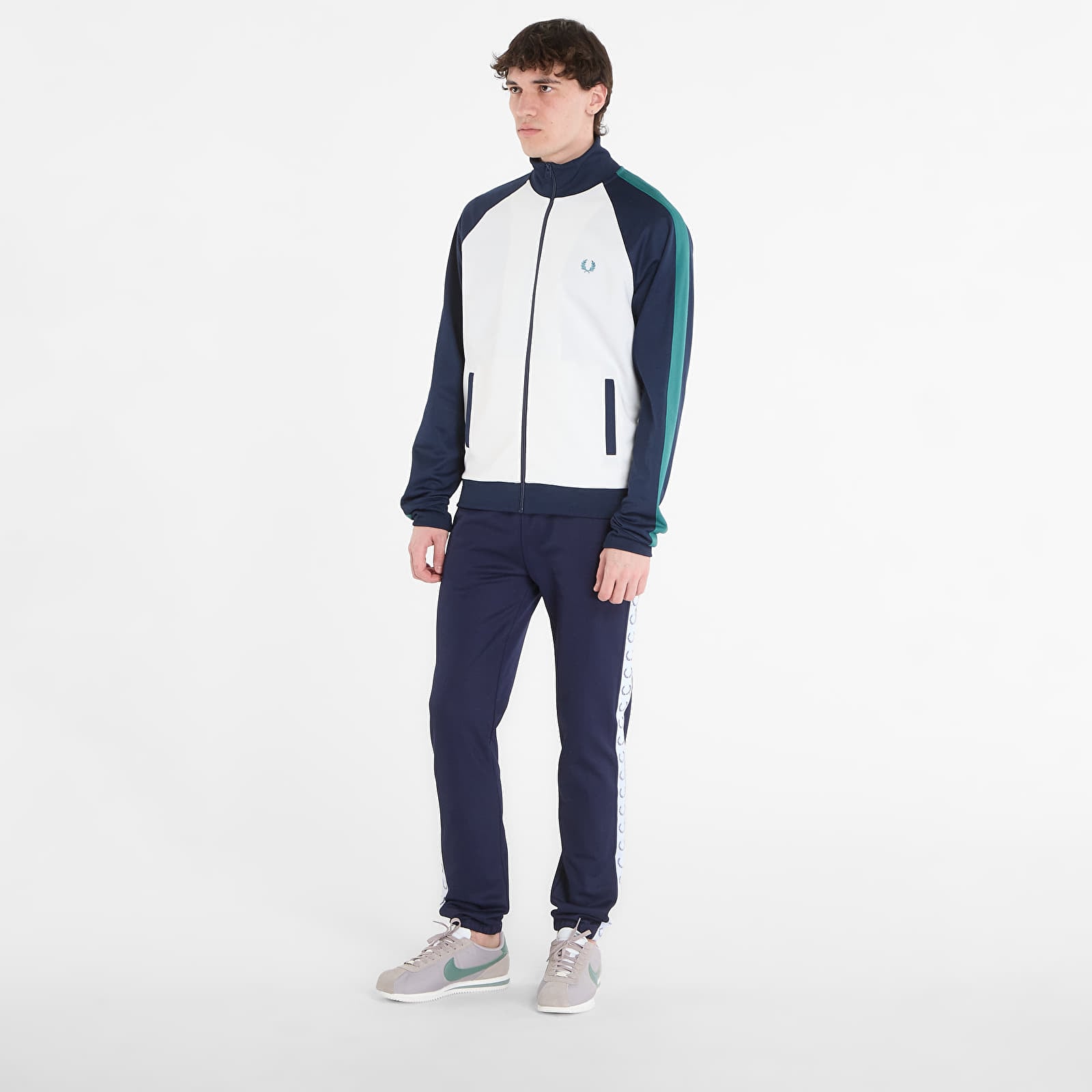 Puloverji   FRED PERRY Contrast Sleeve Track Jacket Snow White