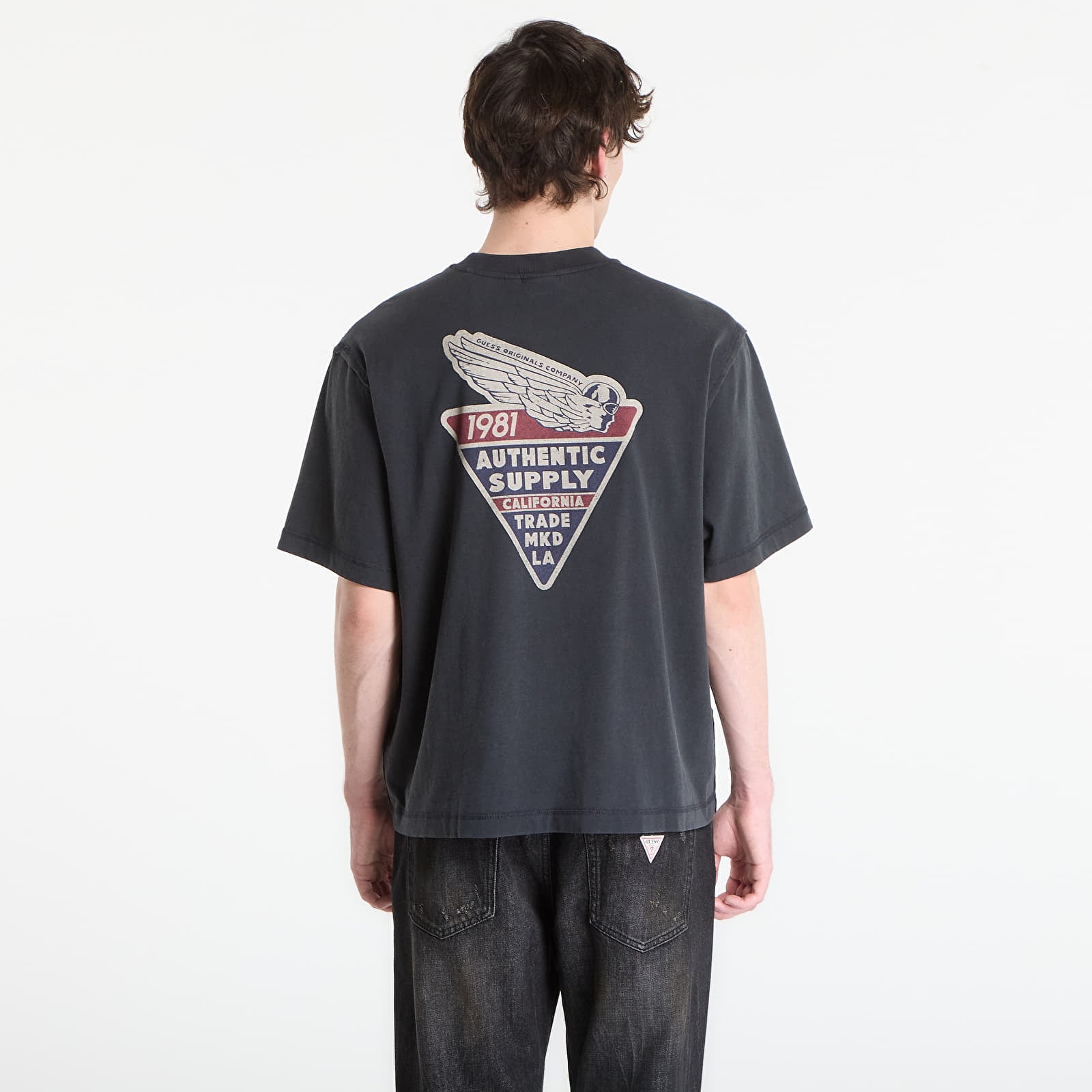 Tričká Guess Jeans SS Graphic Boxy T Black