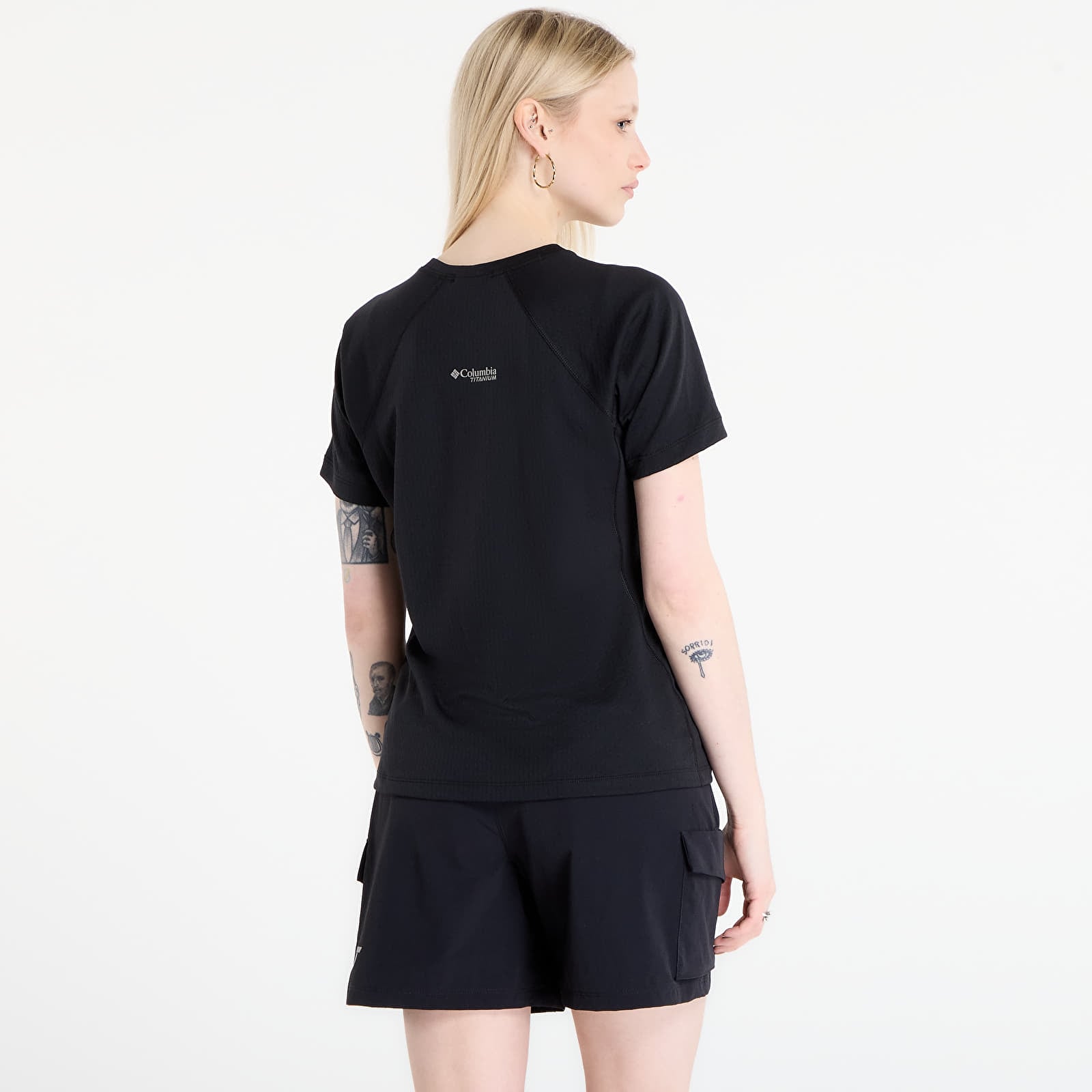 Moteriški marškinėliai Columbia DriVenture™ Short Sleeve Black