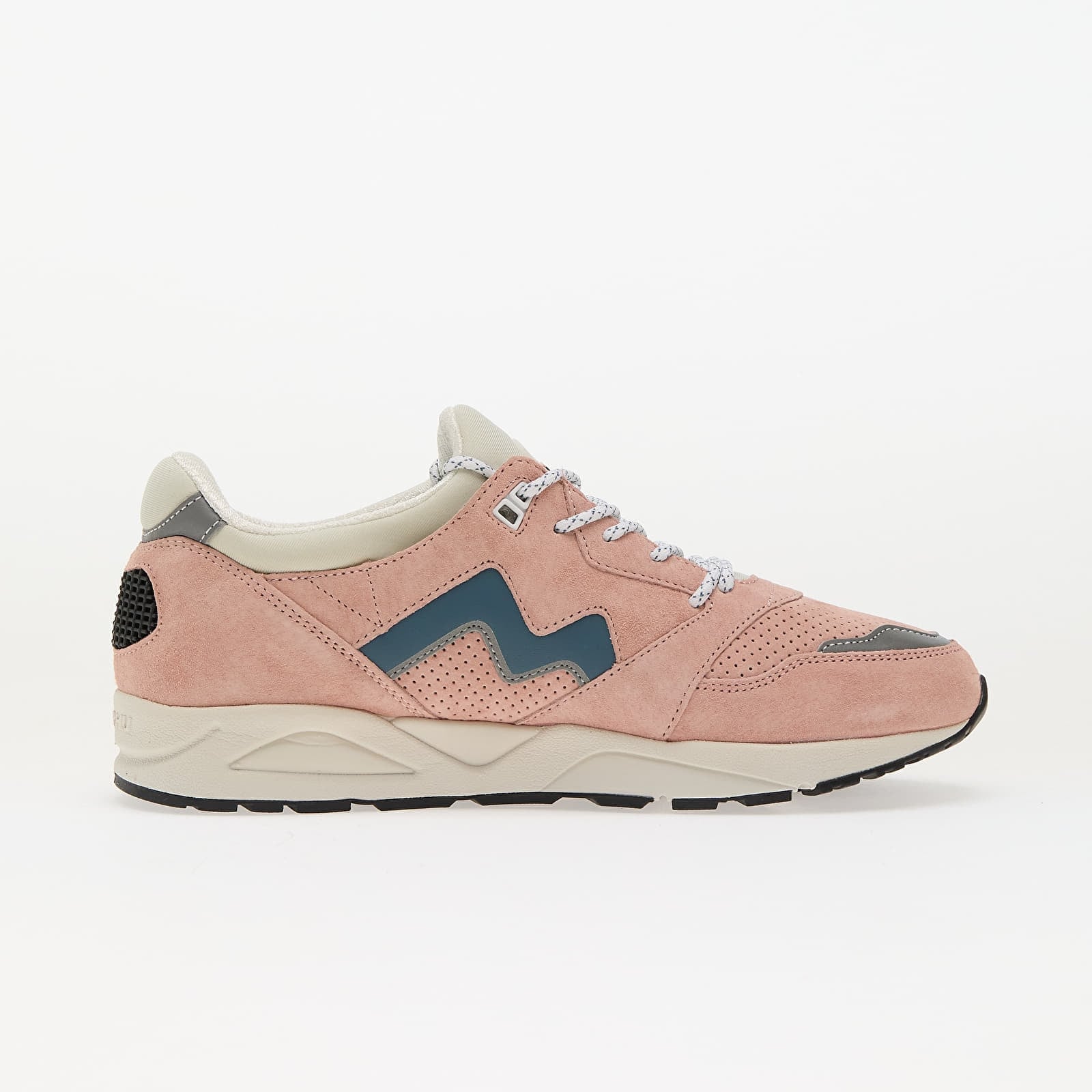 Men's sneakers and shoes Karhu Aria 95 Cameo Rose/ Blue Mirage