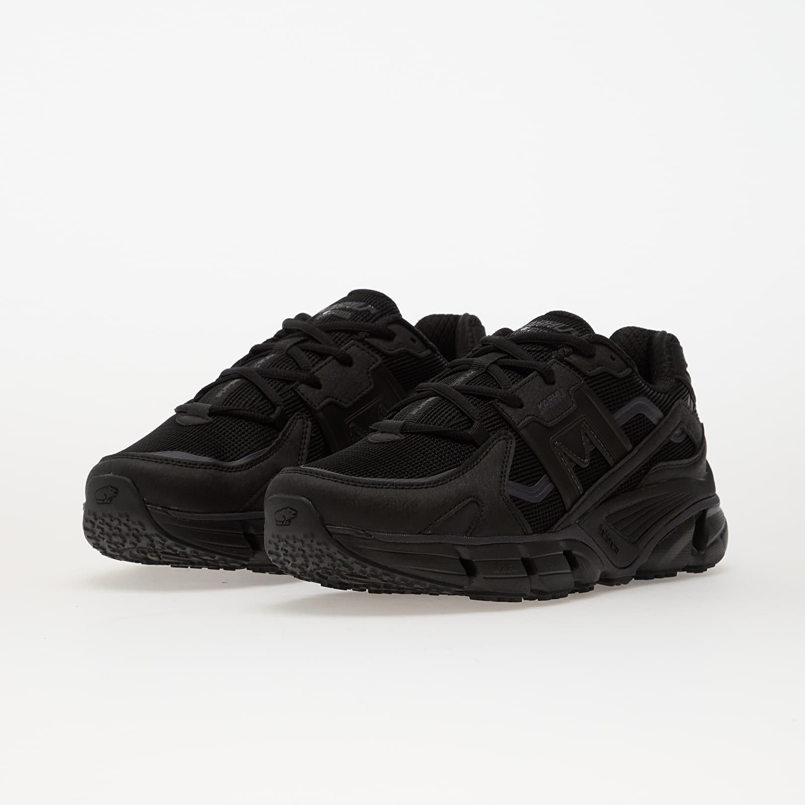 Miesten lenkkarit ja kengät Karhu Super Fulcrum Black/ Black