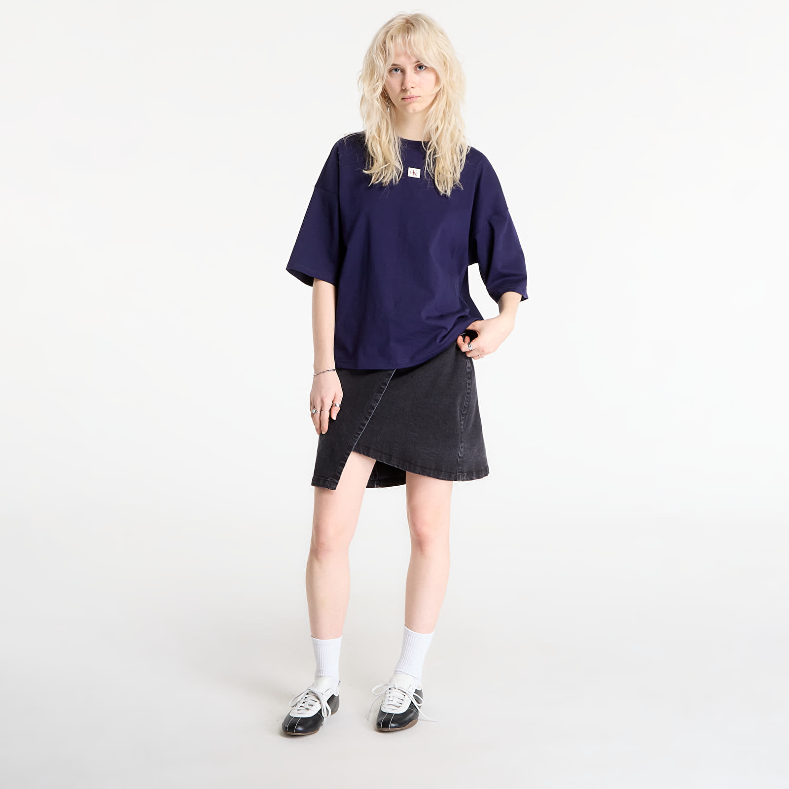 Naisten T-paidat Calvin Klein Jeans Ss Woven Label Overs Tee Purple