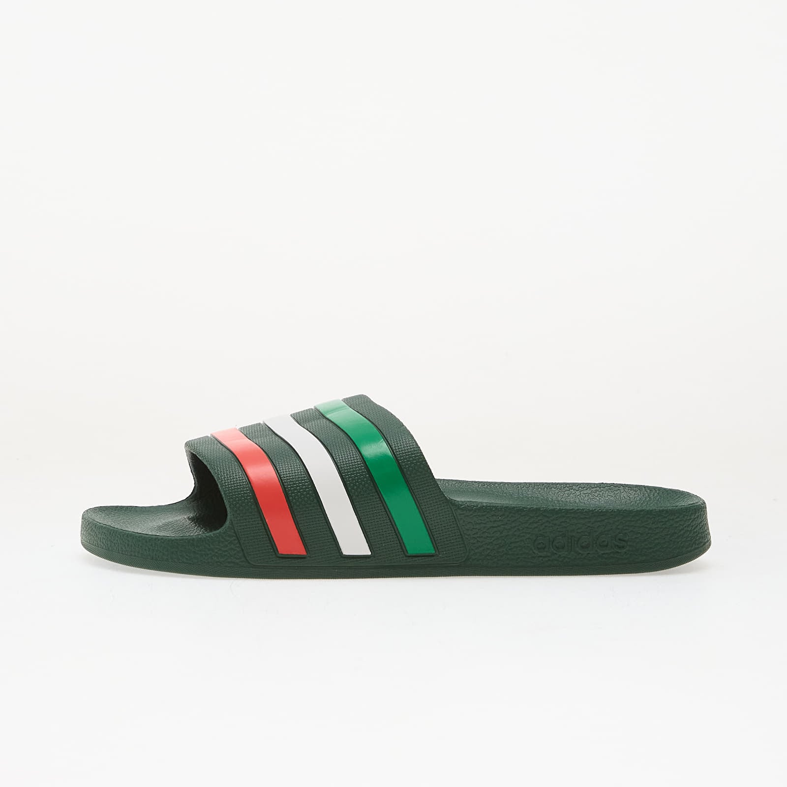 Sneakers och skor för män adidas Adilette Aqua Slides Team Dark Green/ Ftwr White/ Bright Red