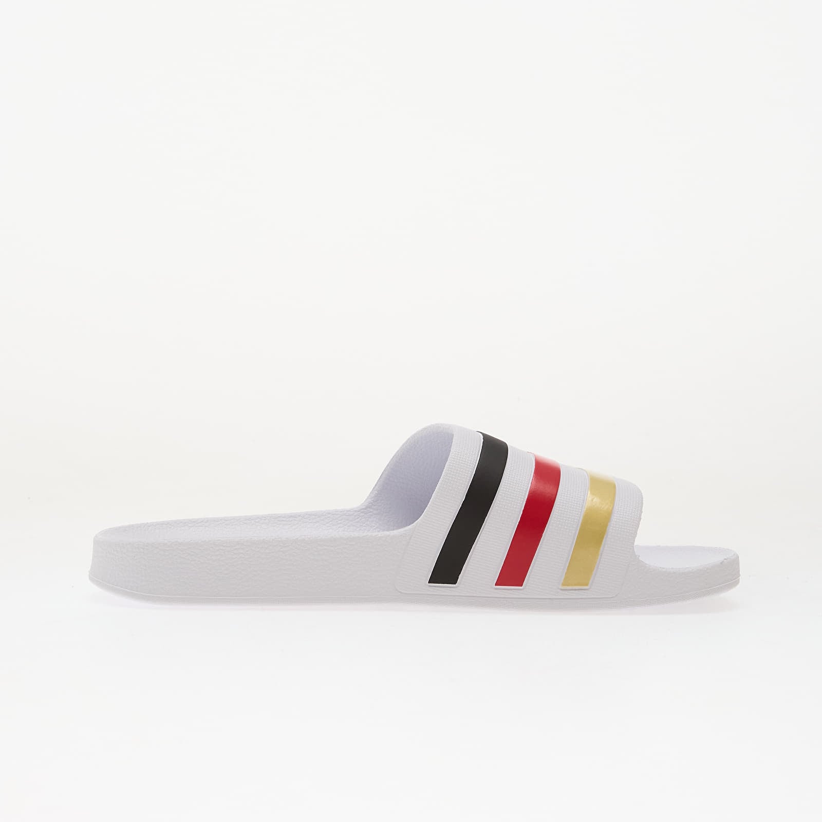 Sneakers och skor för män adidas Adilette Aqua Slides Ftwr White/ Core Black/ Gold Met.