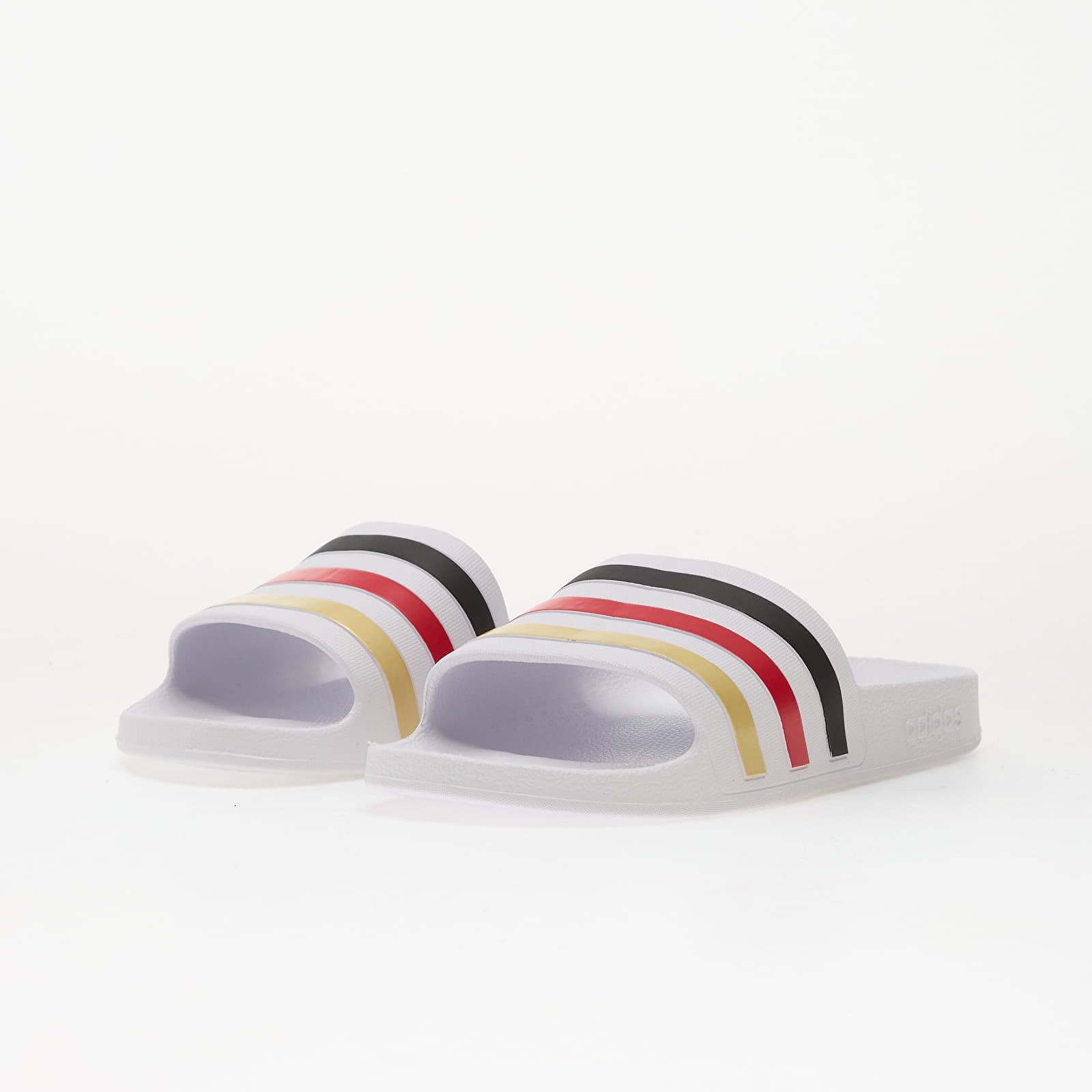 Sneakers och skor för män adidas Adilette Aqua Slides Ftwr White/ Core Black/ Gold Met.