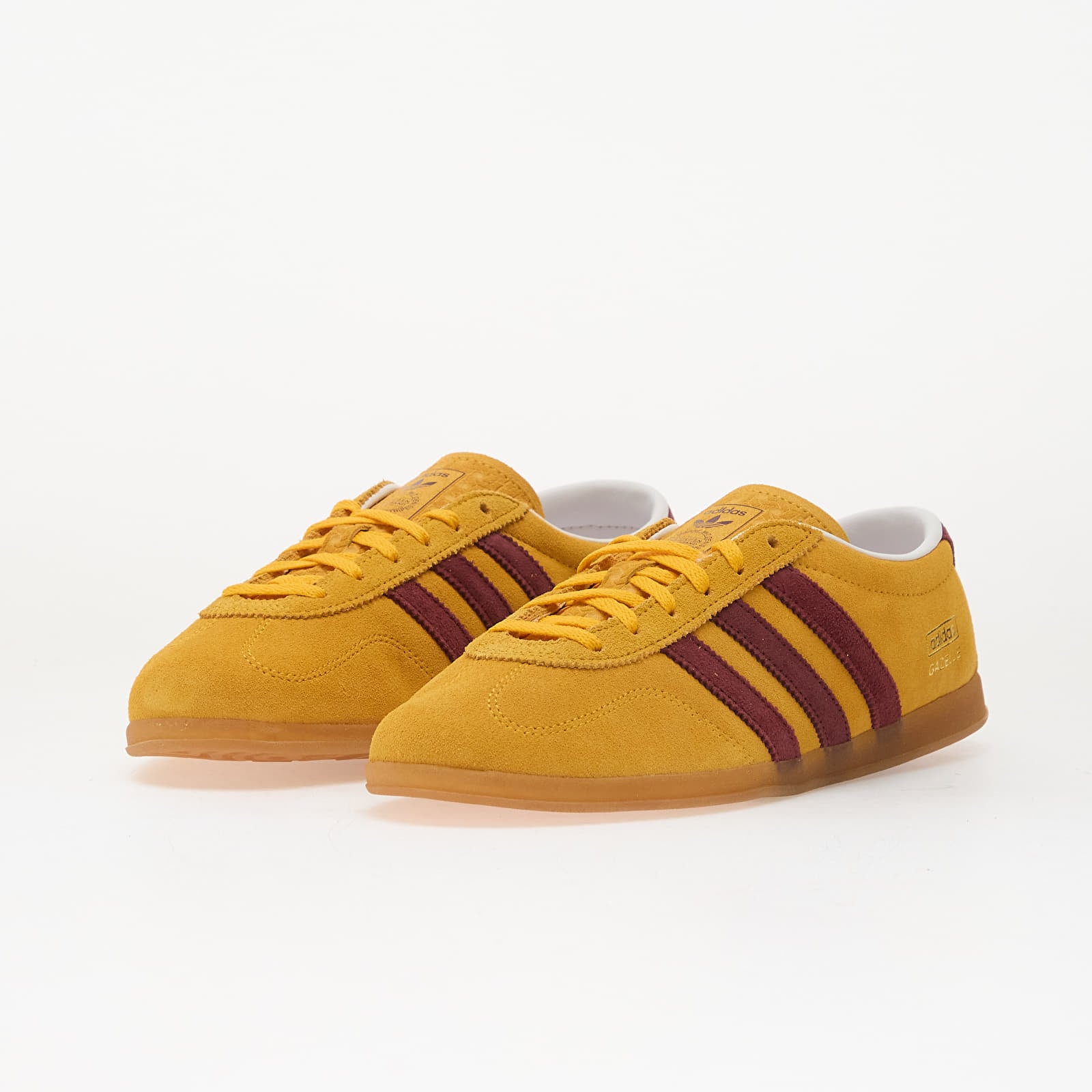 Women's sneakers and shoes adidas Gazelle Lo Pro W Creme Yellow/ Shadow Red/ Gum