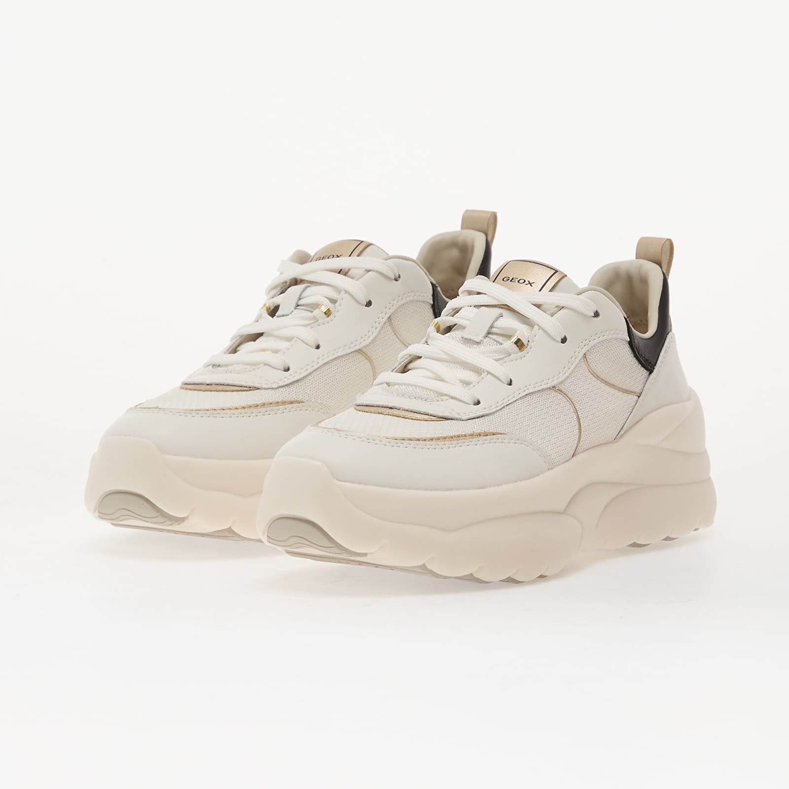 Women's sneakers and shoes Geox D Xtors White/ Lt Gold