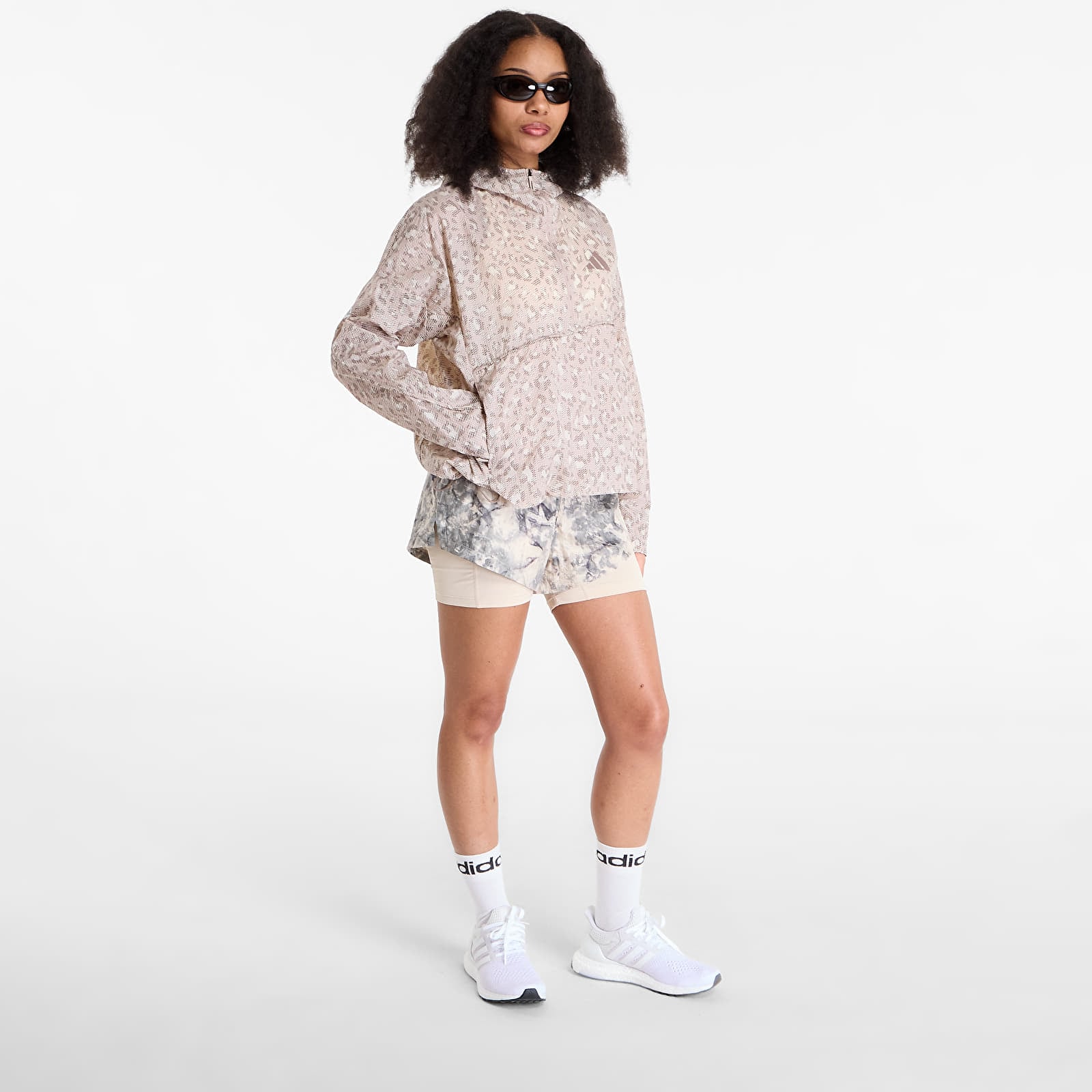 Дамски якета adidas W Xpl Wind Aop Wonder Aluminium/ Wonder Taupe/ Trace Brow