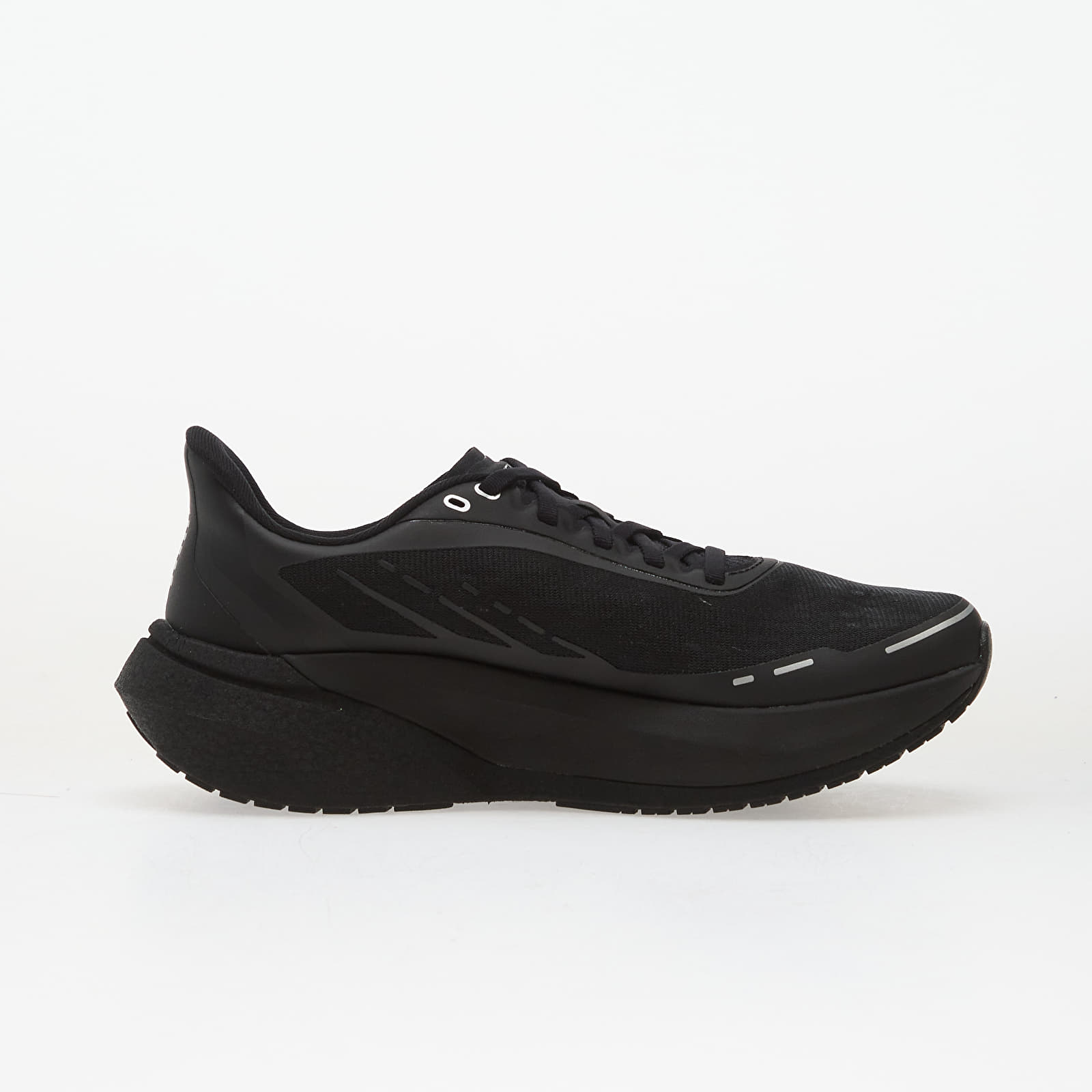 Moteriški sportiniai bateliai ir avalynė Under Armour W Velociti Distance Black