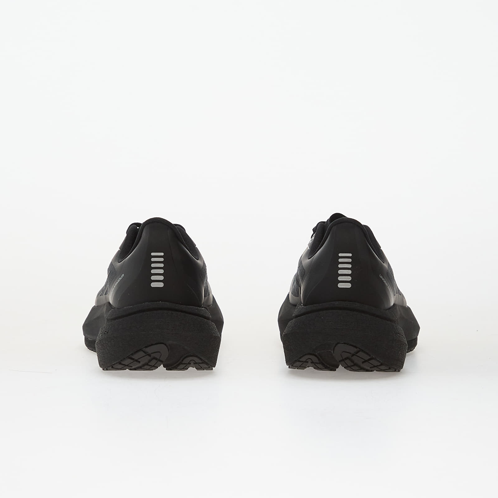 Moteriški sportiniai bateliai ir avalynė Under Armour W Velociti Distance Black