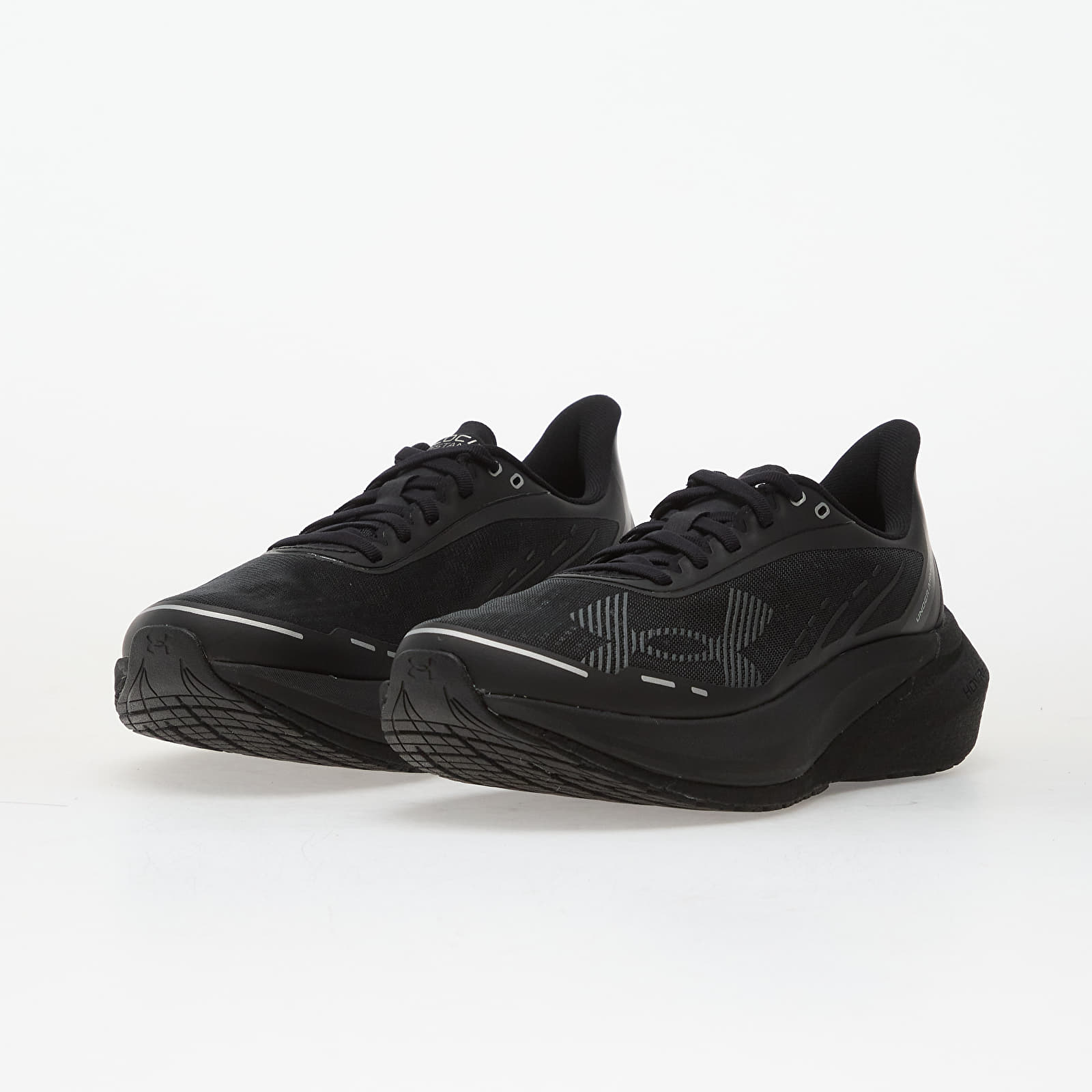 Moteriški sportiniai bateliai ir avalynė Under Armour W Velociti Distance Black