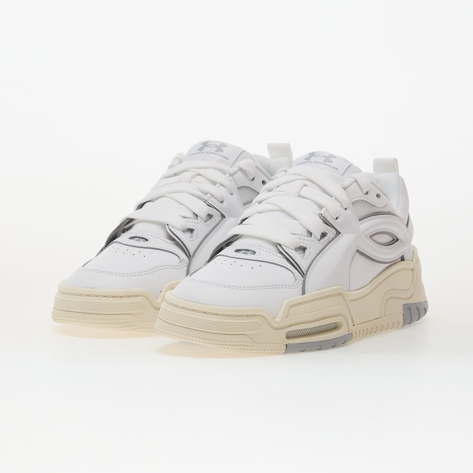 Men's sneakers and shoes Under Armour HB LO White / Stone