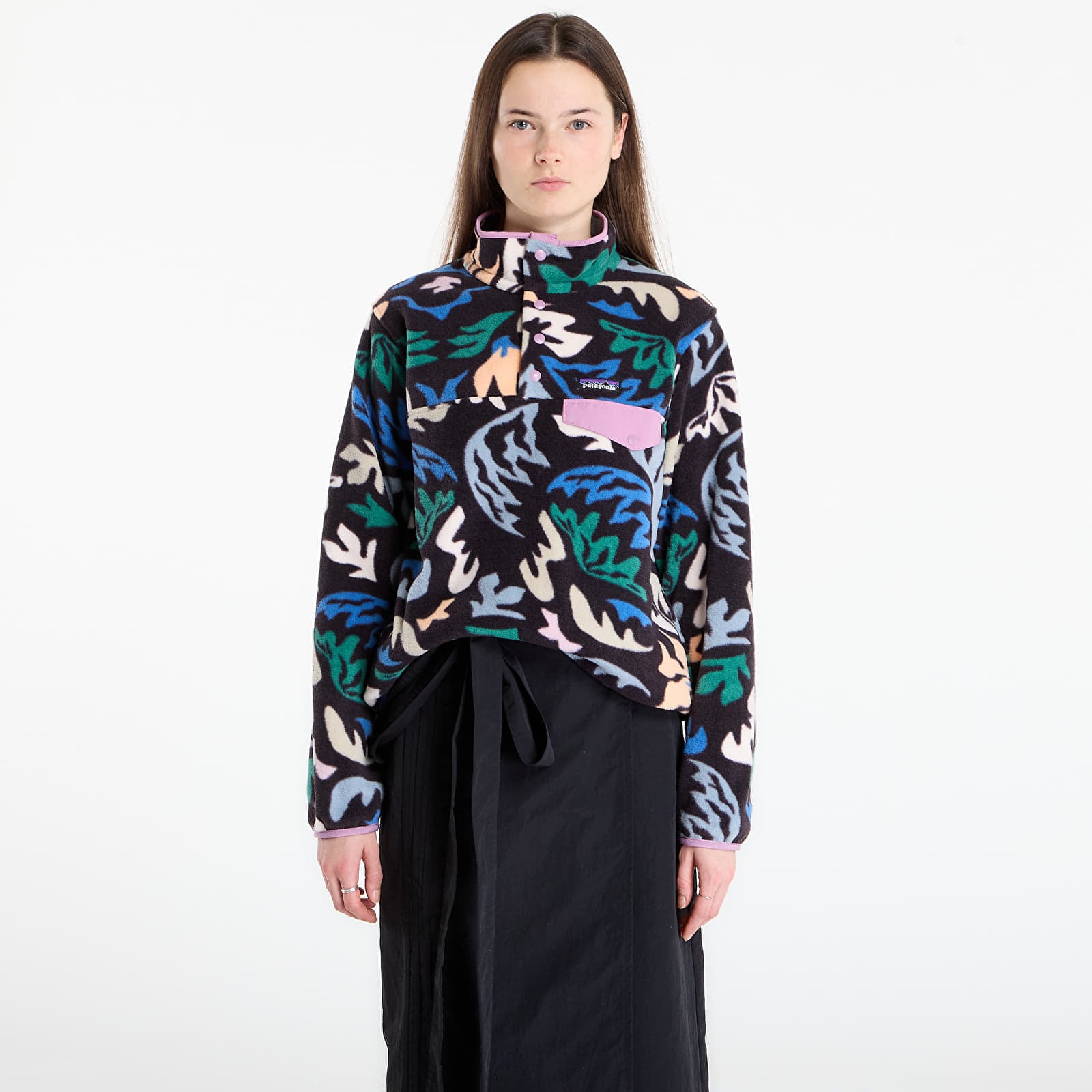 Суитшърт Patagonia W's Lightweight Synchilla® Snap-T® Fleece Pullover Kaleido Black S