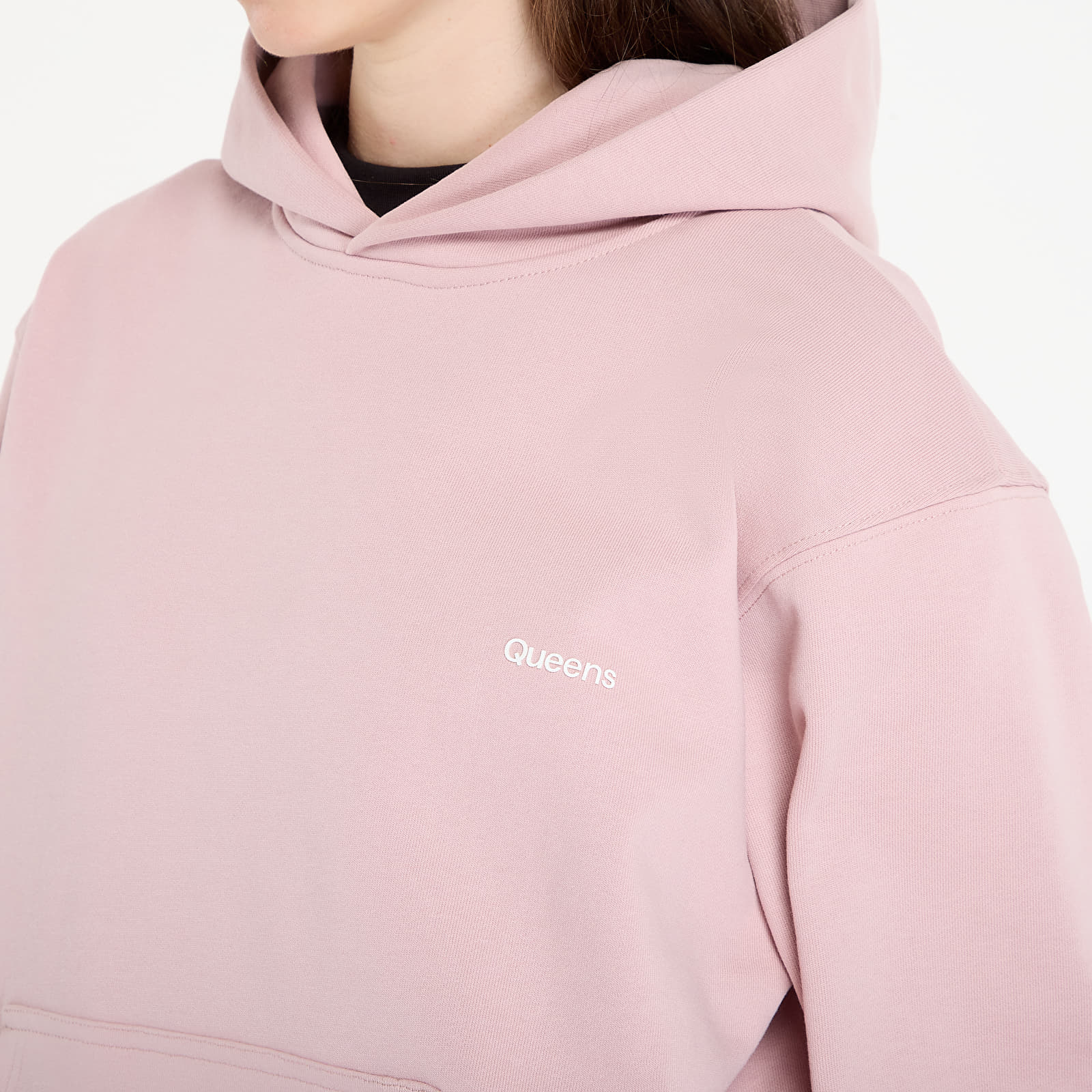 Mikinas ar kapuci un sporta krekli Queens Women's Sweats Essential Hoodie Dust Pink