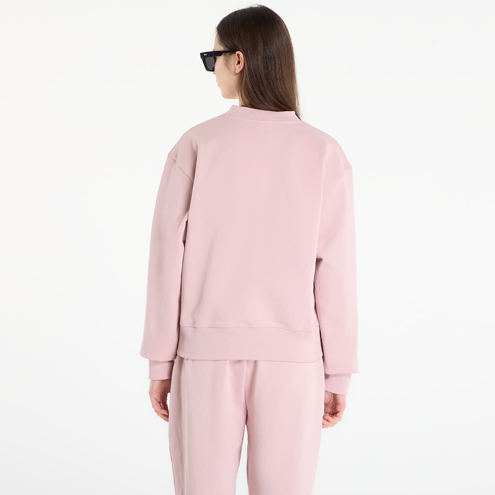 Mikinas ar kapuci un sporta krekli Queens Women's Sweats Essential Crewneck Dust Pink