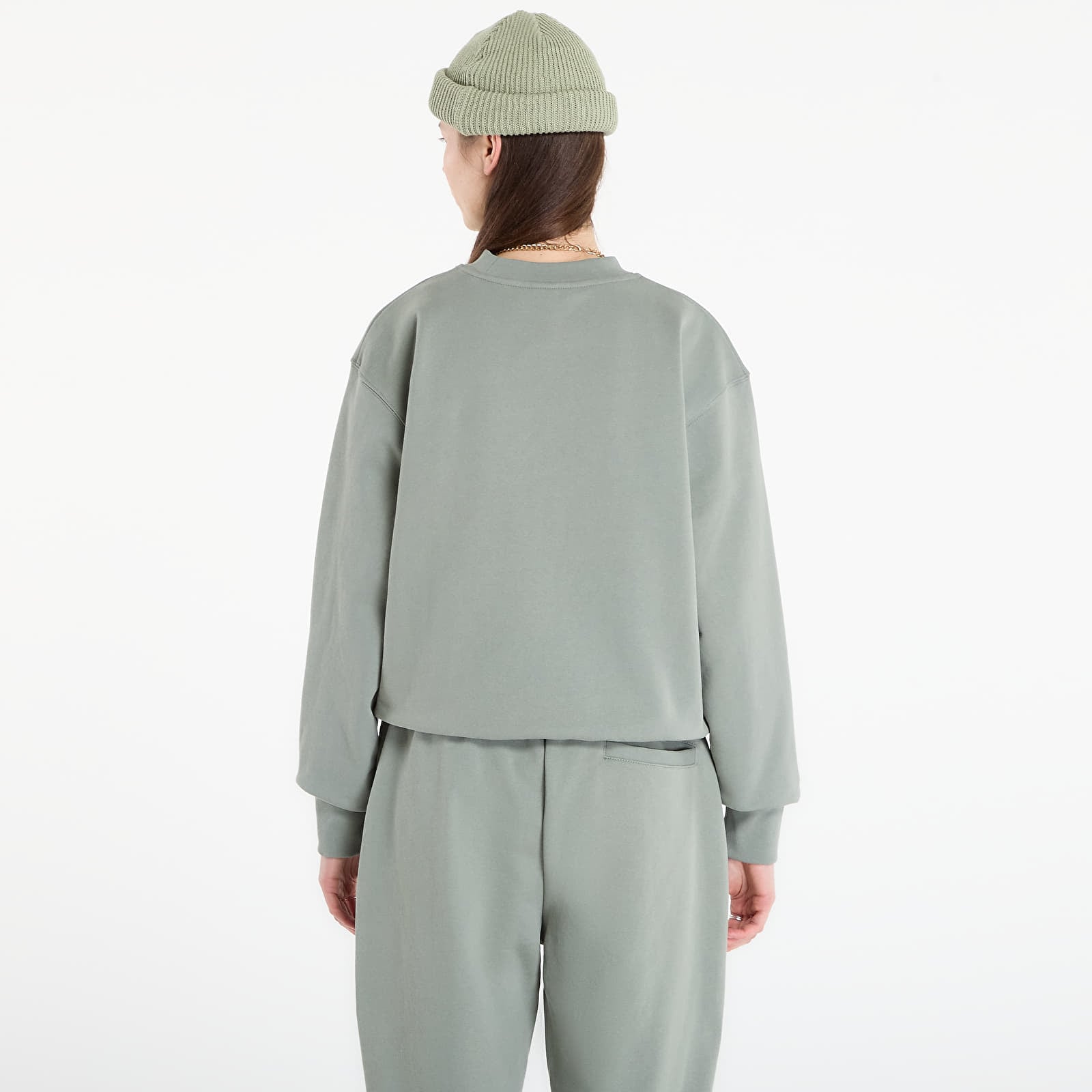 Mikinas ar kapuci un sporta krekli Queens Women's Sweats Essential Crewneck Leaf