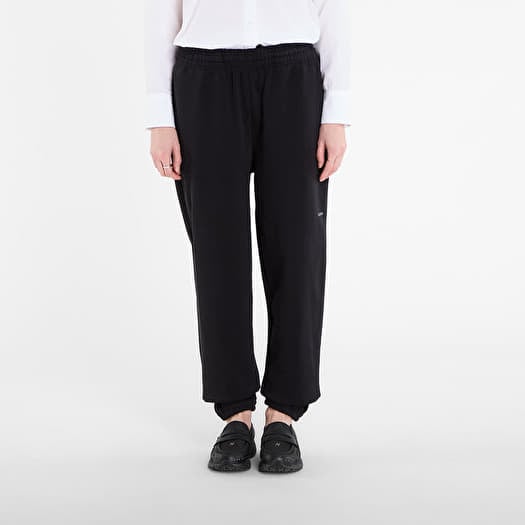 Queens Women's Sweats Essential Sweatpants Black