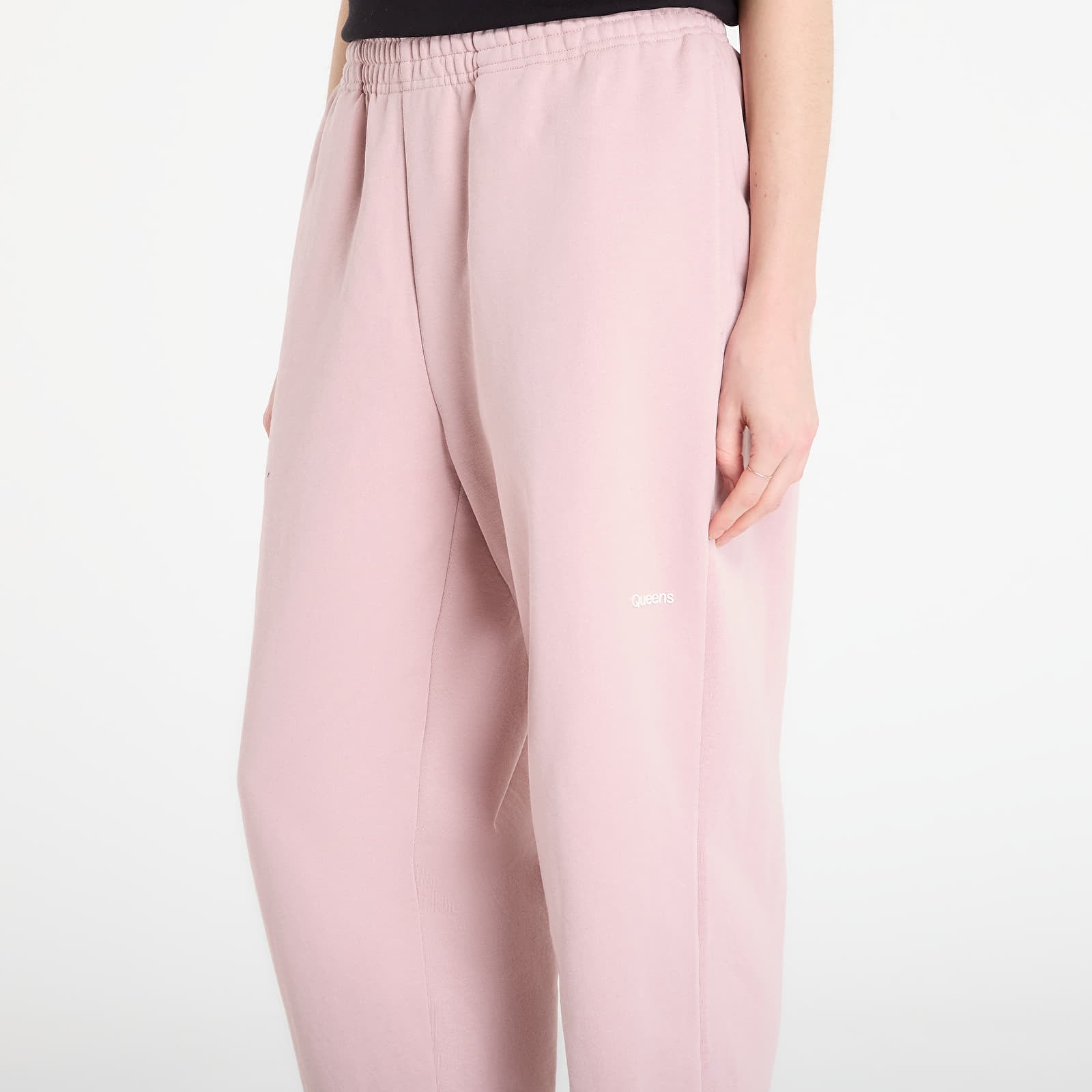 Verryttelyhousut Queens Women's Sweats Essential Sweatpants Dust Pink