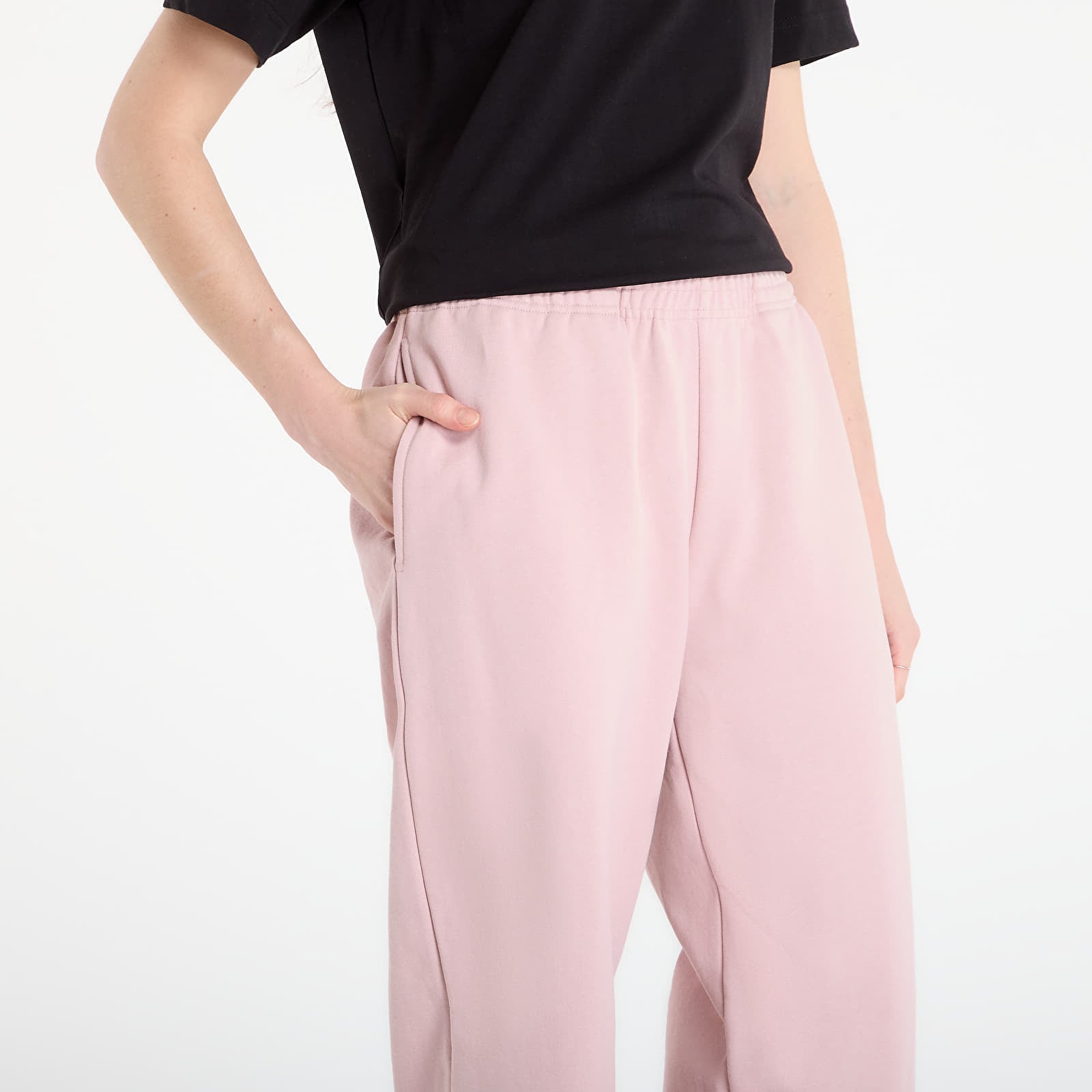 Verryttelyhousut Queens Women's Sweats Essential Sweatpants Dust Pink