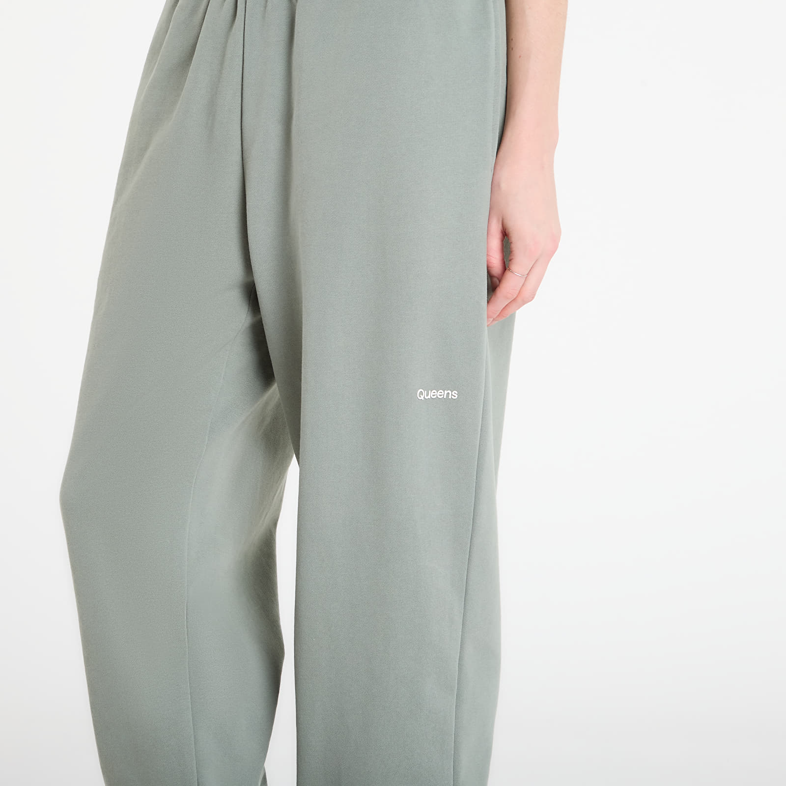 Siltās bikses Queens Women's Sweats Essential Sweatpants Leaf