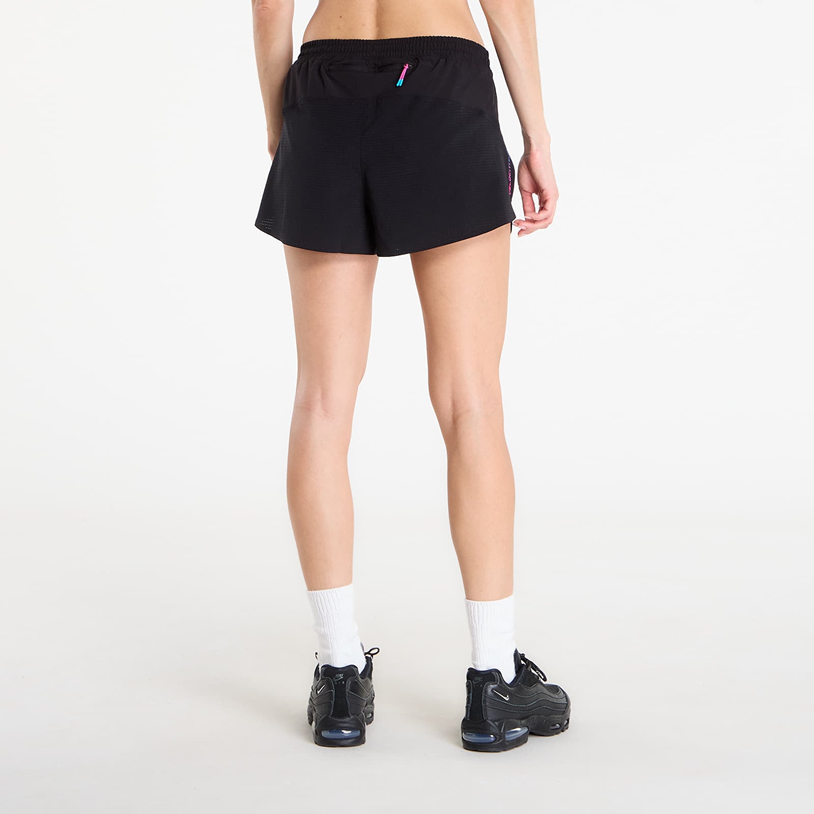 Naisten shortsit Under Armour Velociti Elite Shorts Black