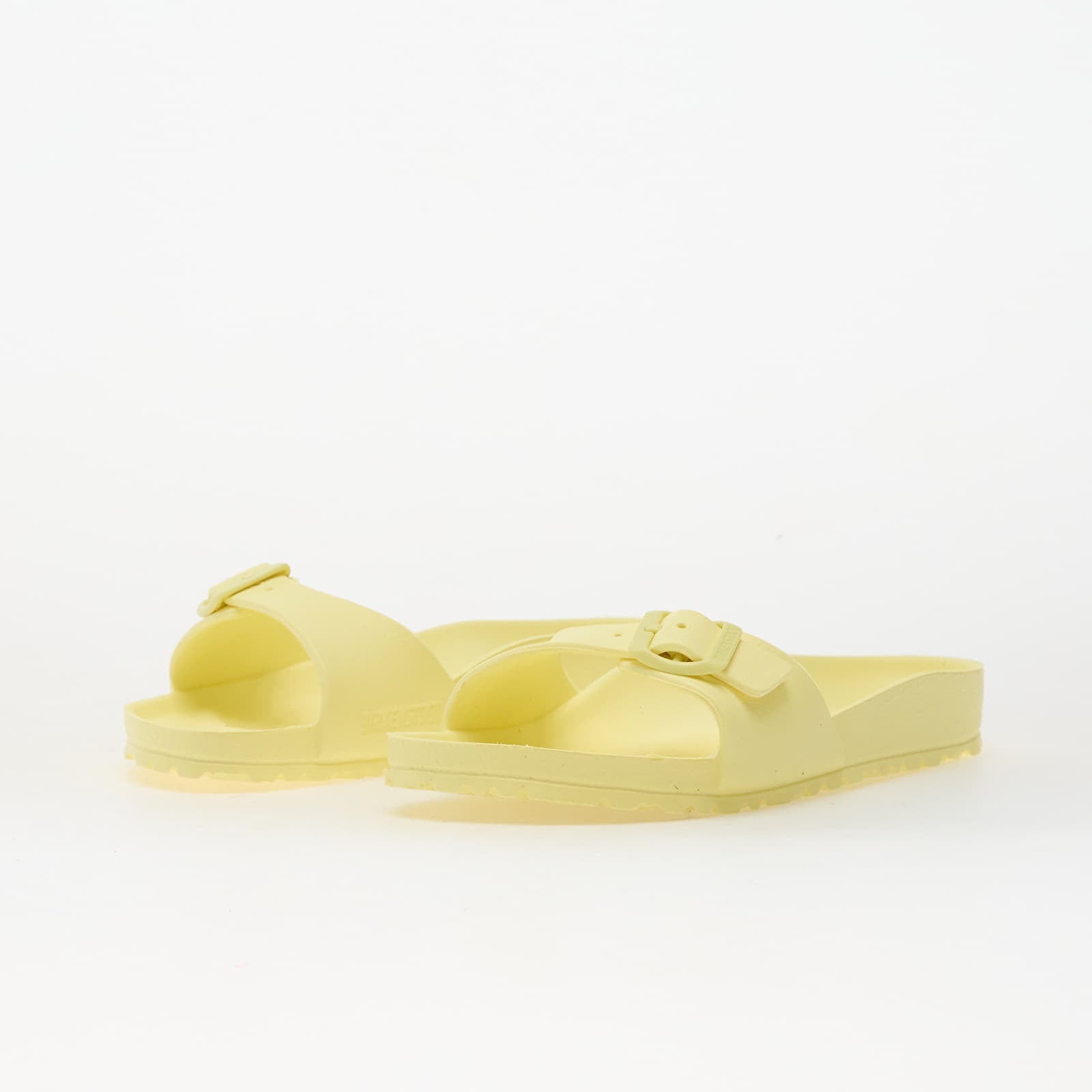 Turnschuhe und Schuhe für Männer Birkenstock Madrid Essentials EVA Unisex Popcorn