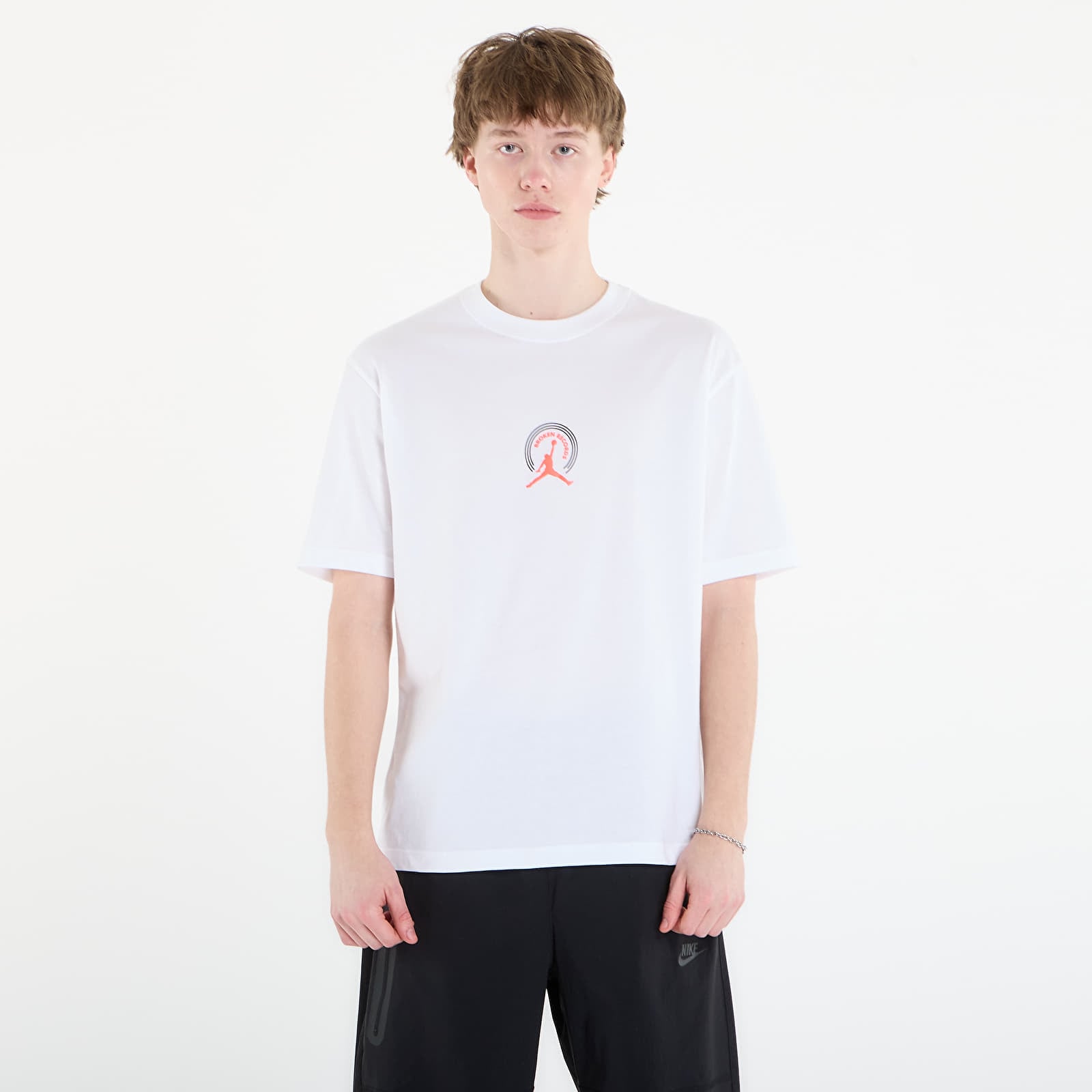 Pánske tričká Jordan Men's Graphic T-Shirt White/ Infrared 23