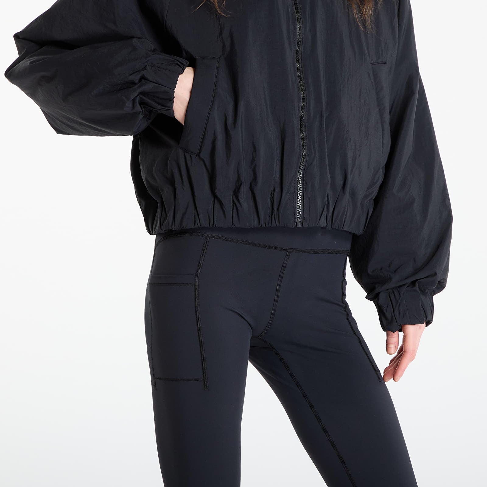 Naiste jakid New Balance Woven Bomber Jacket Black