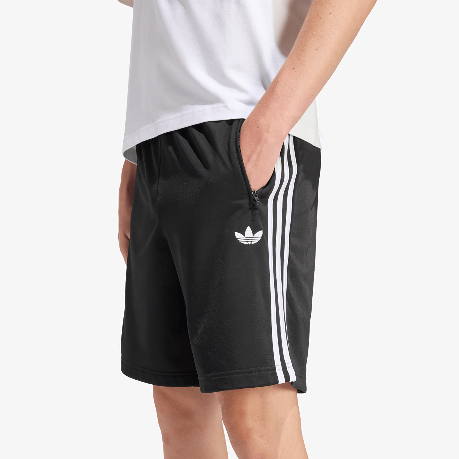 Meeste lühikesed püksid adidas Firebird Shorts Black