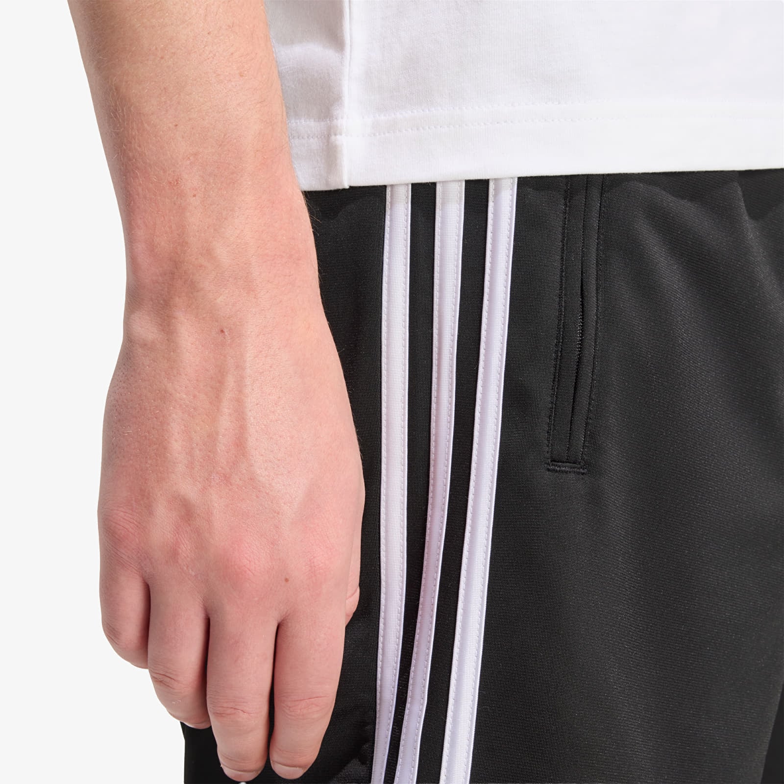 Meeste lühikesed püksid adidas Firebird Shorts Black