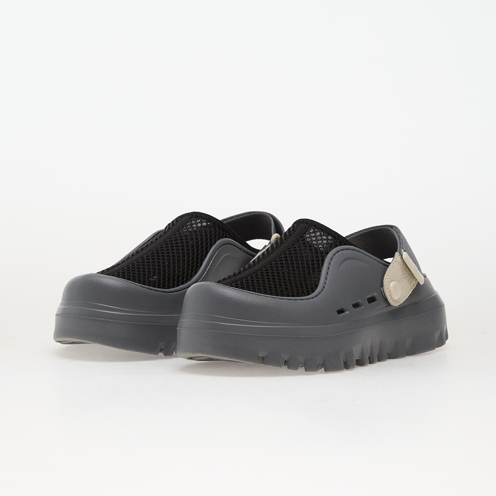 Turnschuhe und Schuhe für Männer UGG M Peakmod Breathe Metal/ Black/ Jasmine