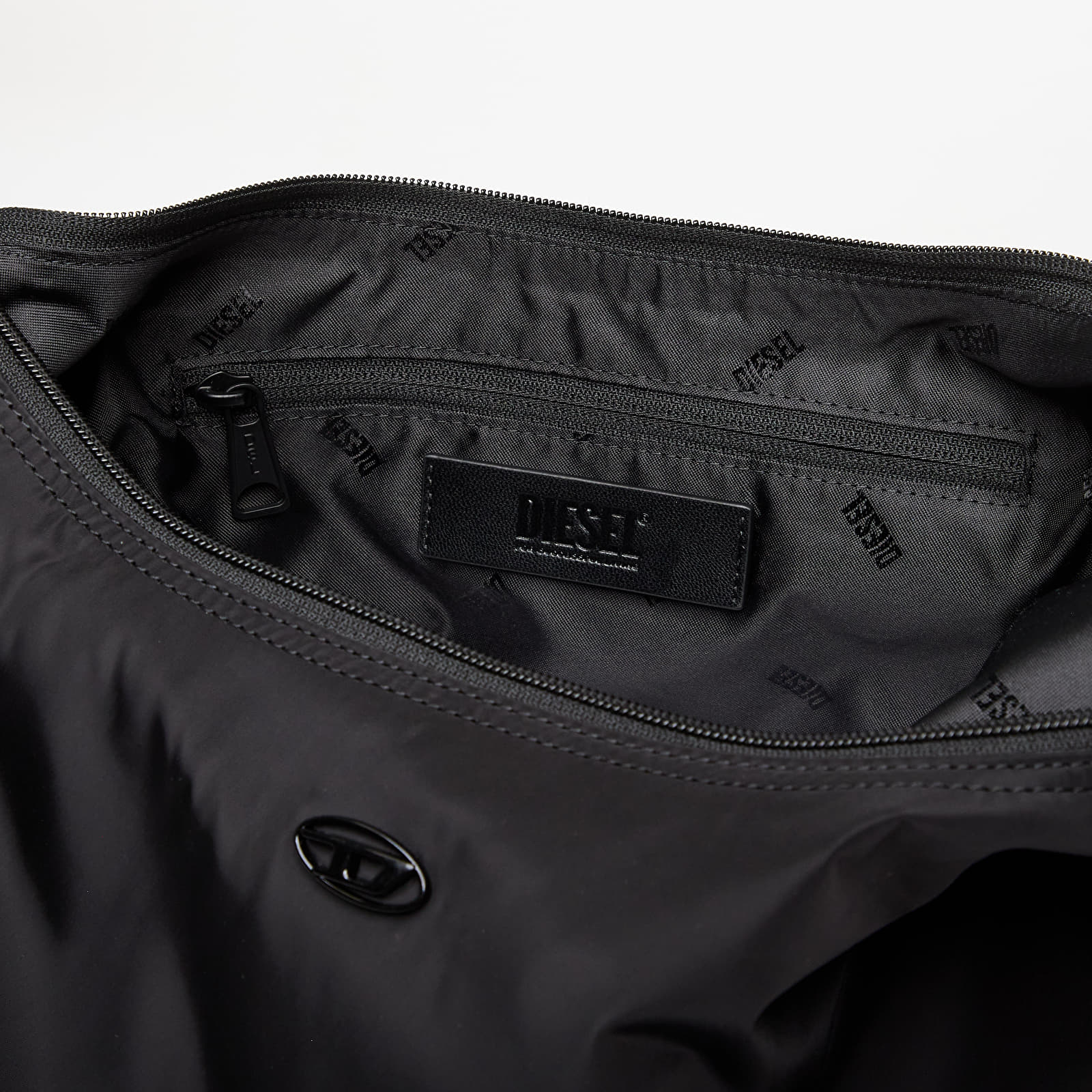 Dámské kabelky Diesel D-Pack Hobo X Shoulder Bag Black