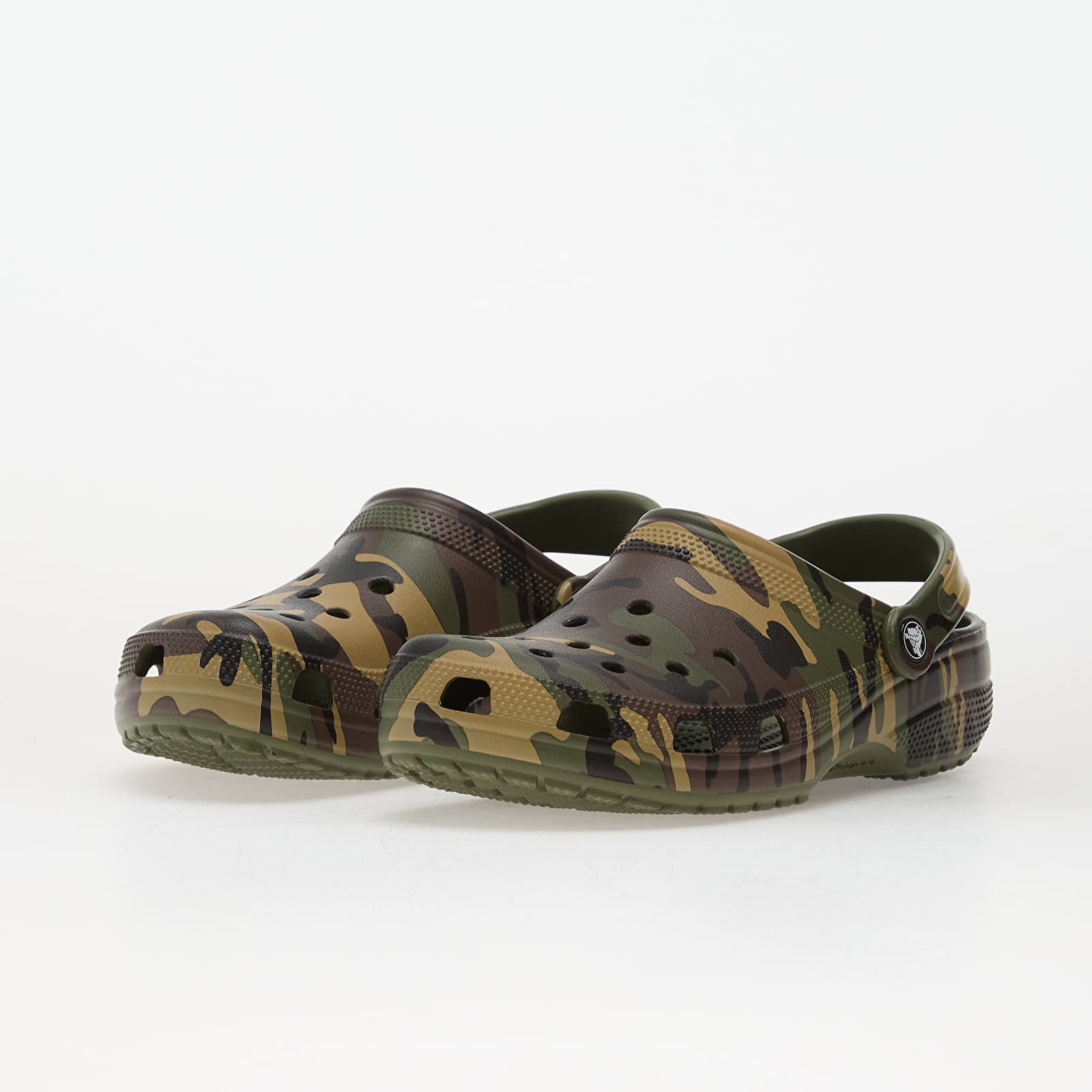Miesten lenkkarit ja kengät Crocs Classic Camouflage Clog Army Green/Multi