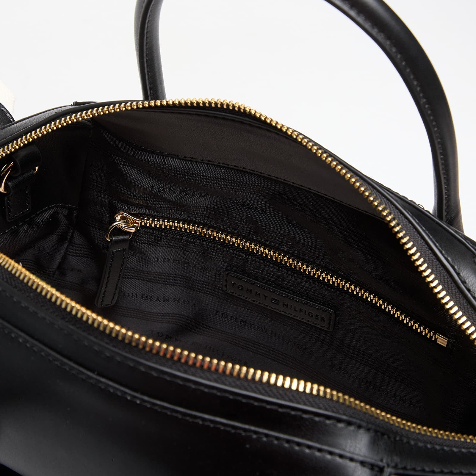 Rankinės Tommy Hilfiger Essential Satchel Black