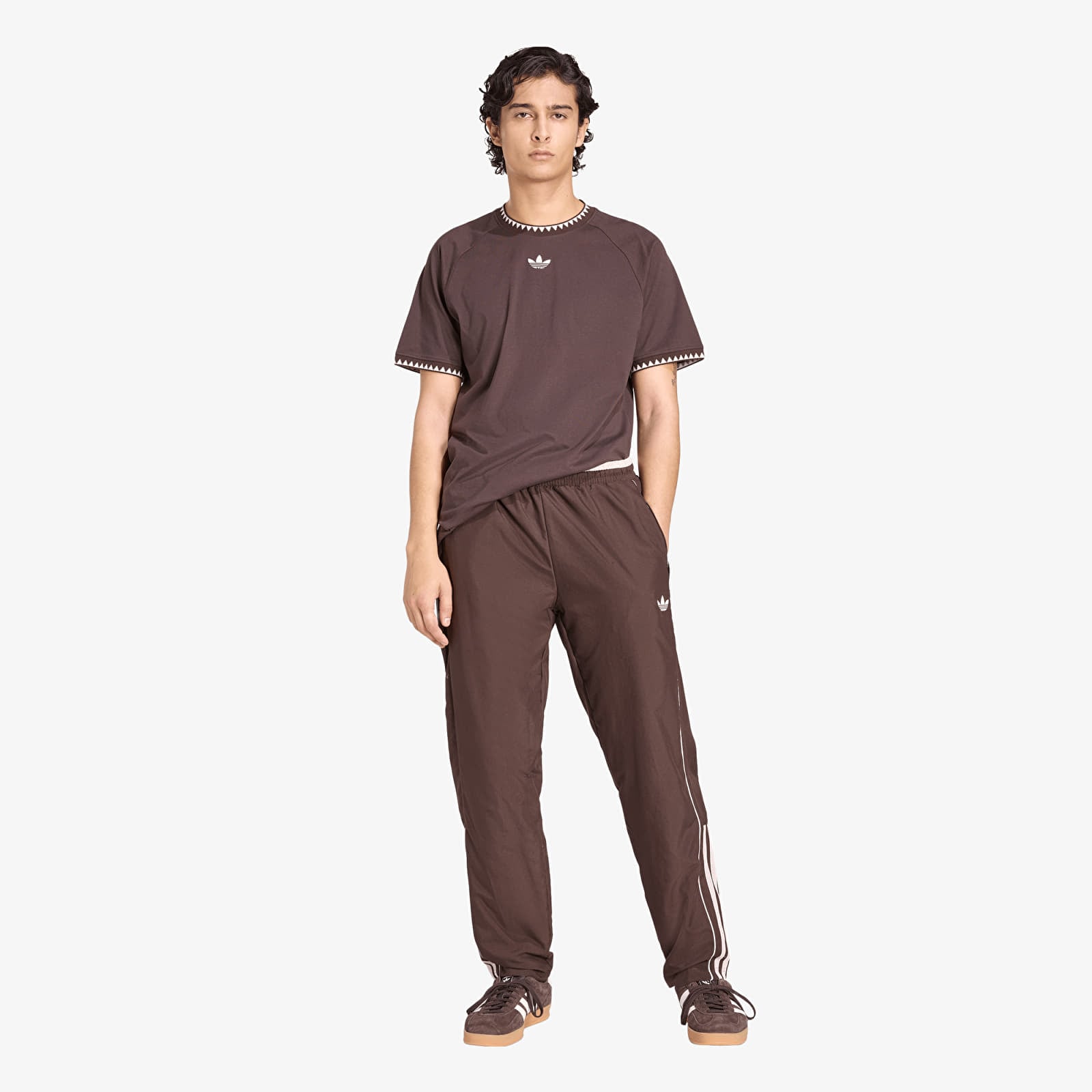 T-Shirts Männer adidas Chest Stripes Engineered Collar T-Shirt Aurora Coffee