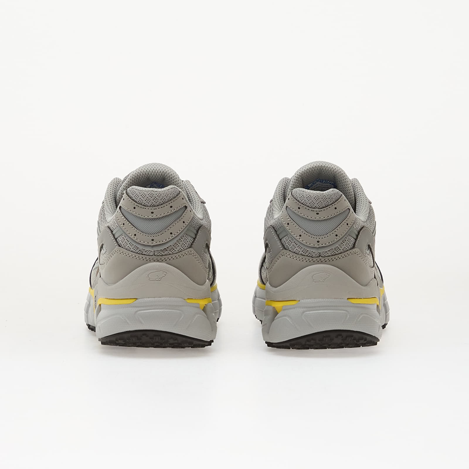 Men's sneakers and shoes Karhu Super Fulcrum Grey Reflective/ Jet Black