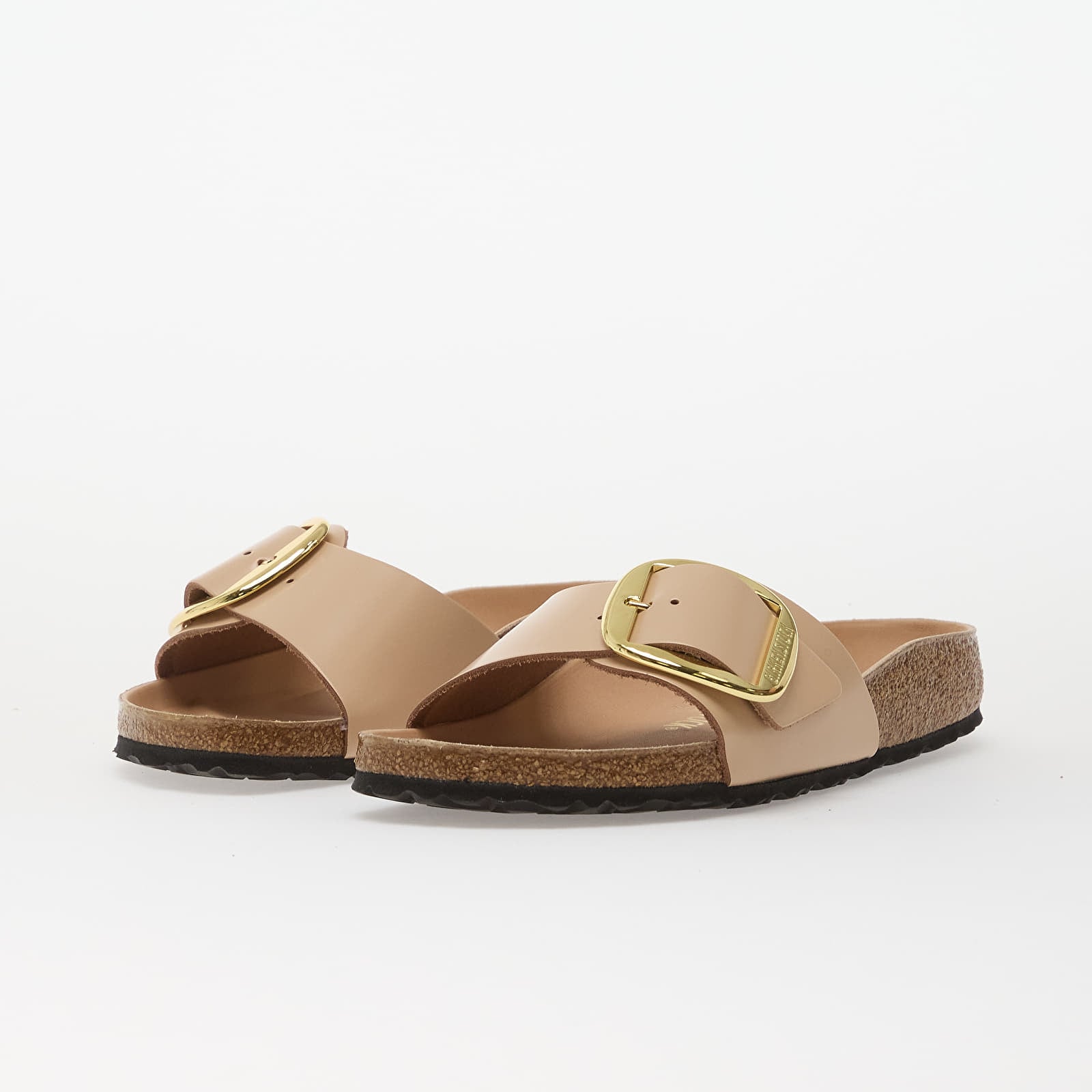 Sneakers und Schuhe für Frauen Birkenstock Madrid Big Buckle Natural Leather Patent Women High-Shine New Beige