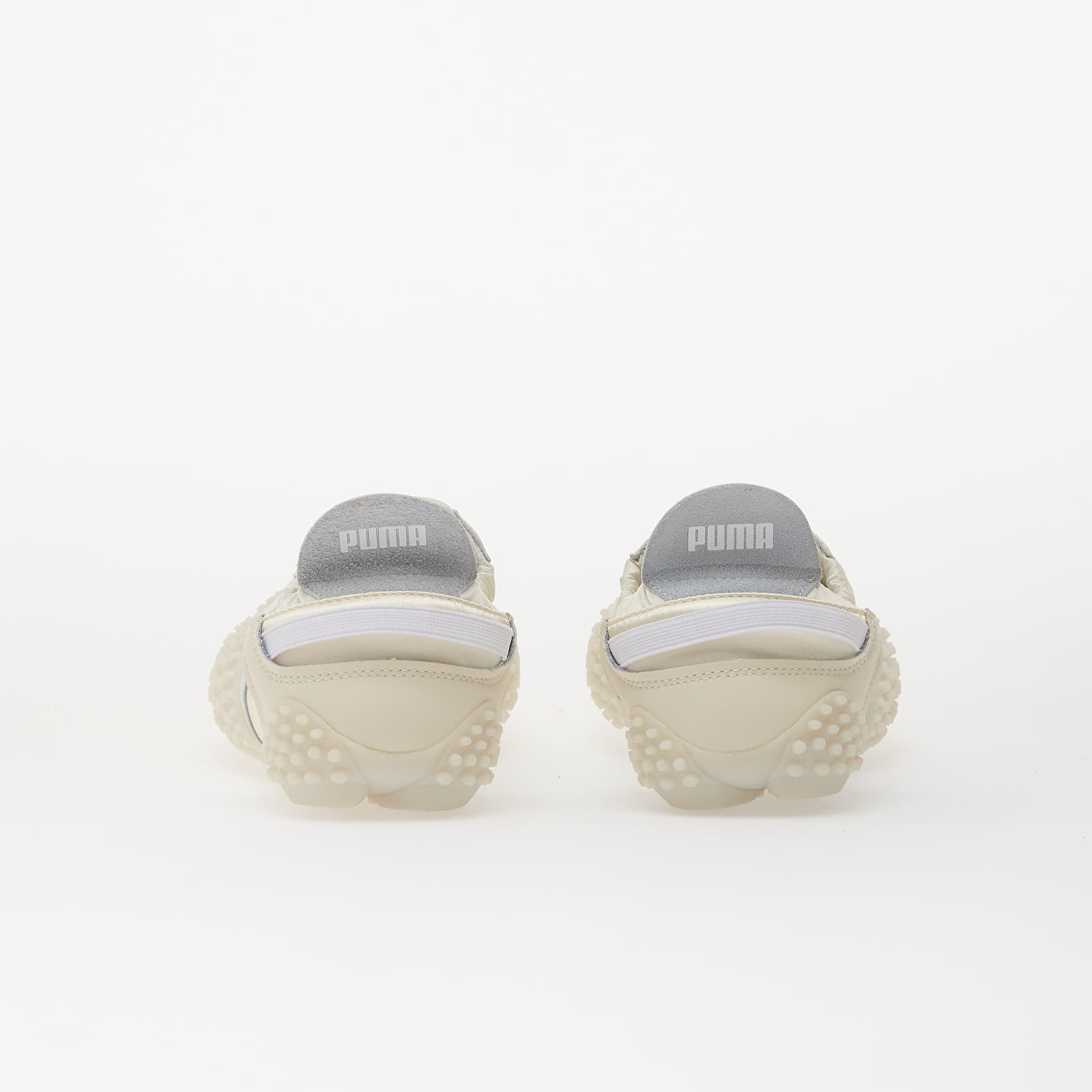 Sneakers och skor för kvinnor Puma Mostro Move Venus Wns Warm White/ Puma White