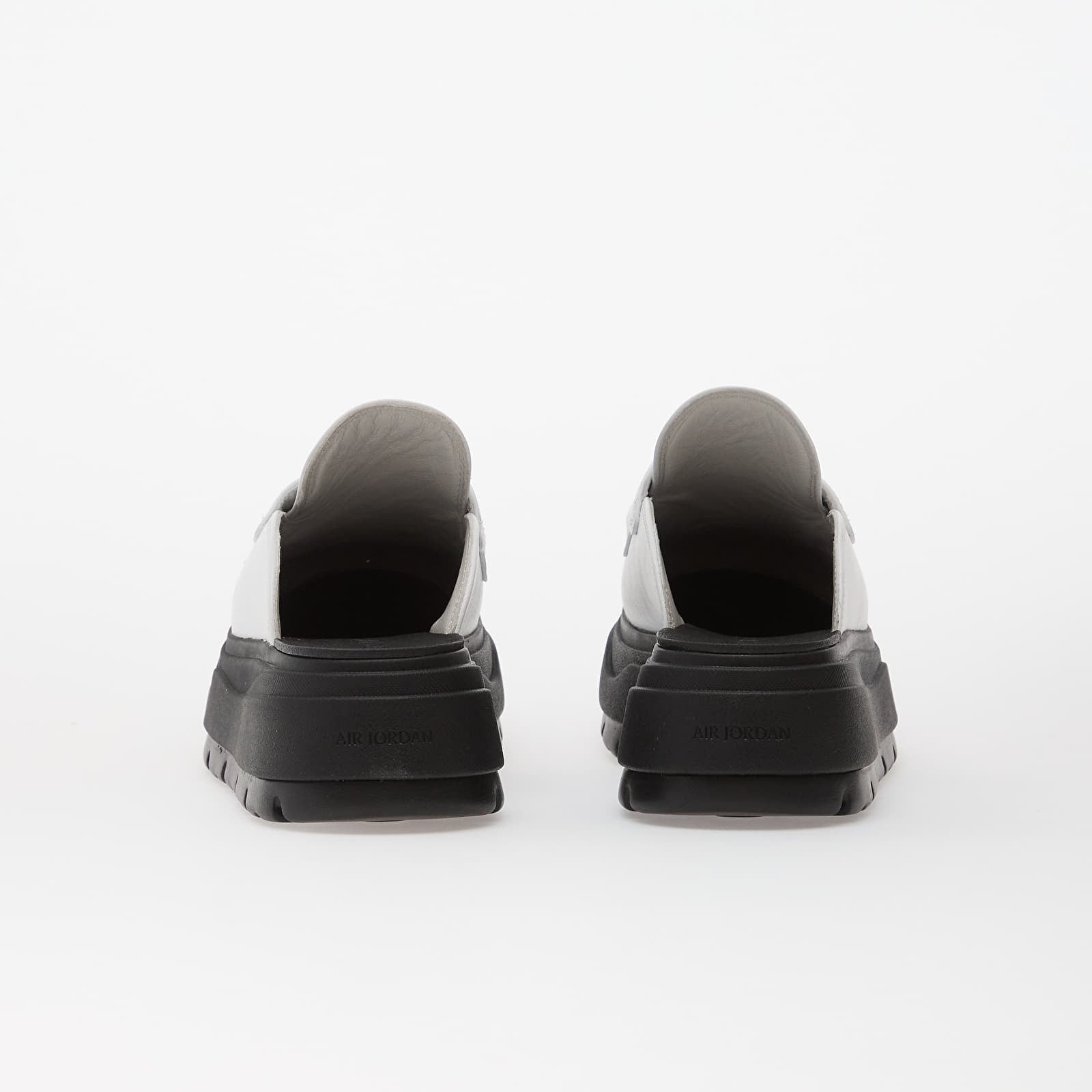 Sneakers und Schuhe für Frauen Air Jordan W Mule Summit White/ Metallic Silver-Black