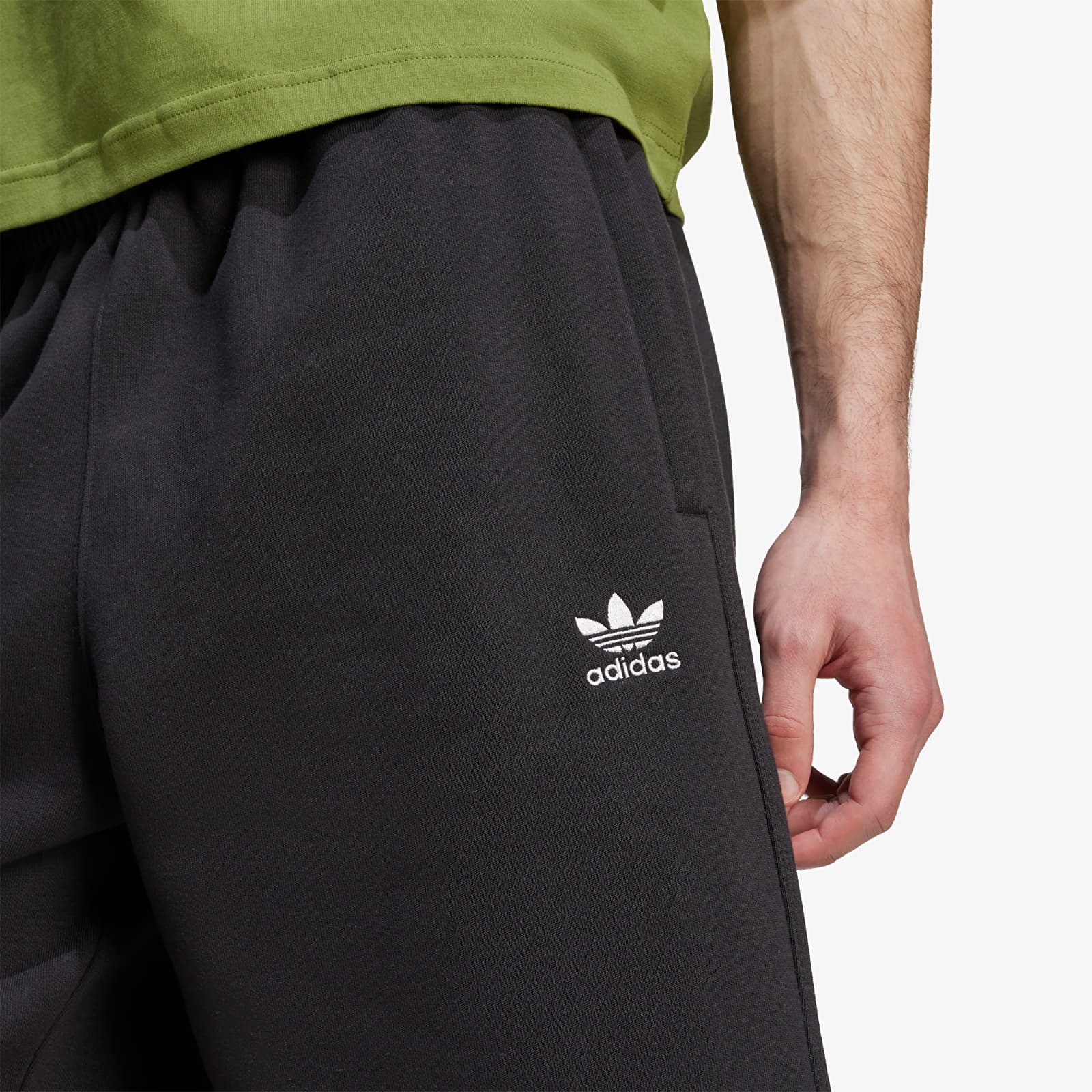 Pánske šortky adidas Trefoil Essentials Shorts 12 Inch Black