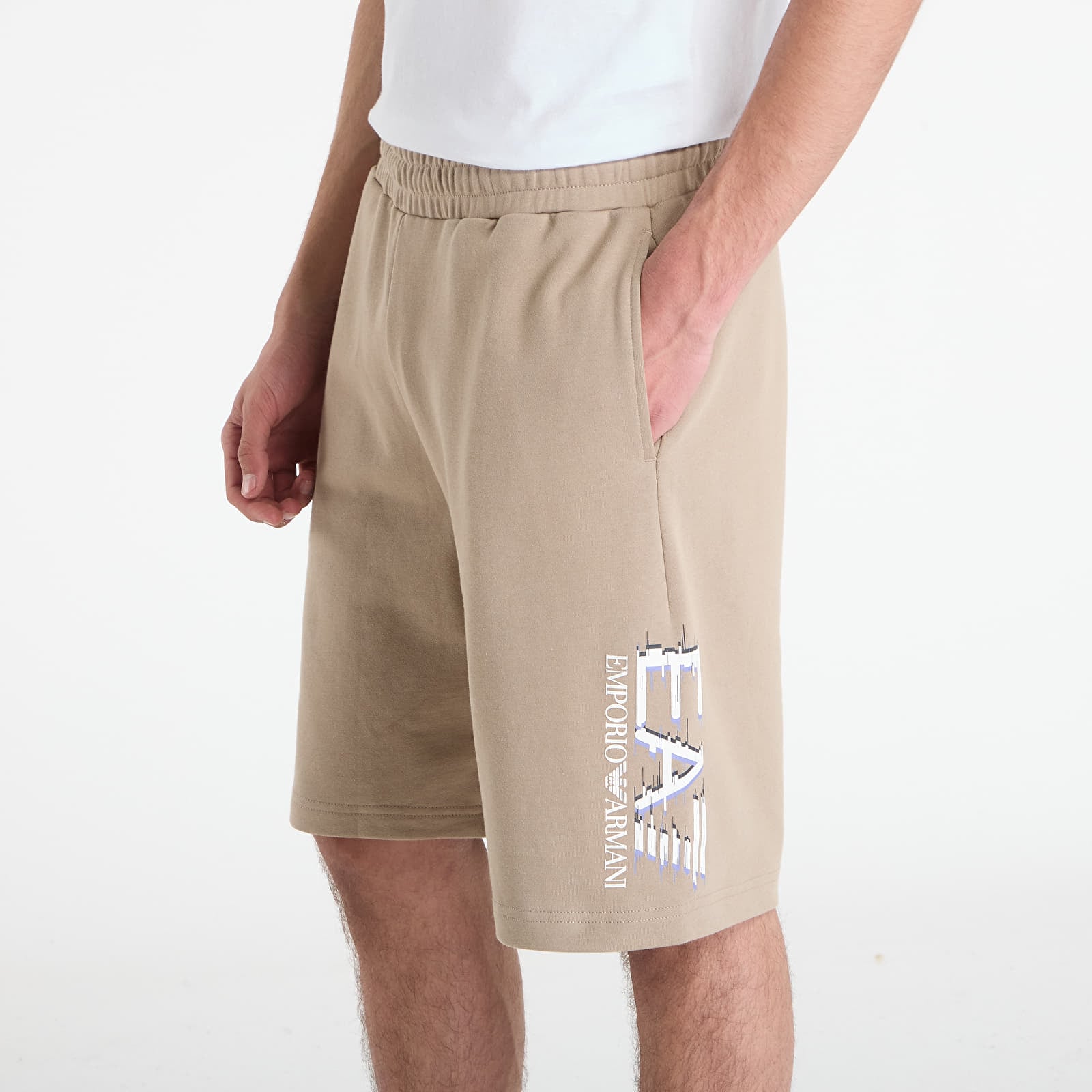 Kratke hlače  EA7 Emporio Armani Train Visibility Shorts Roasted Cashew