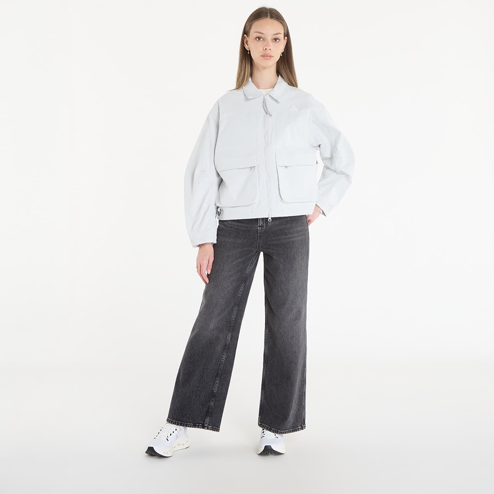 Kurtki damskie Nike ACG "Smith Summit" Women's UV-Resistant Jacket Photon Dust/ Grey Fog/ Summit White